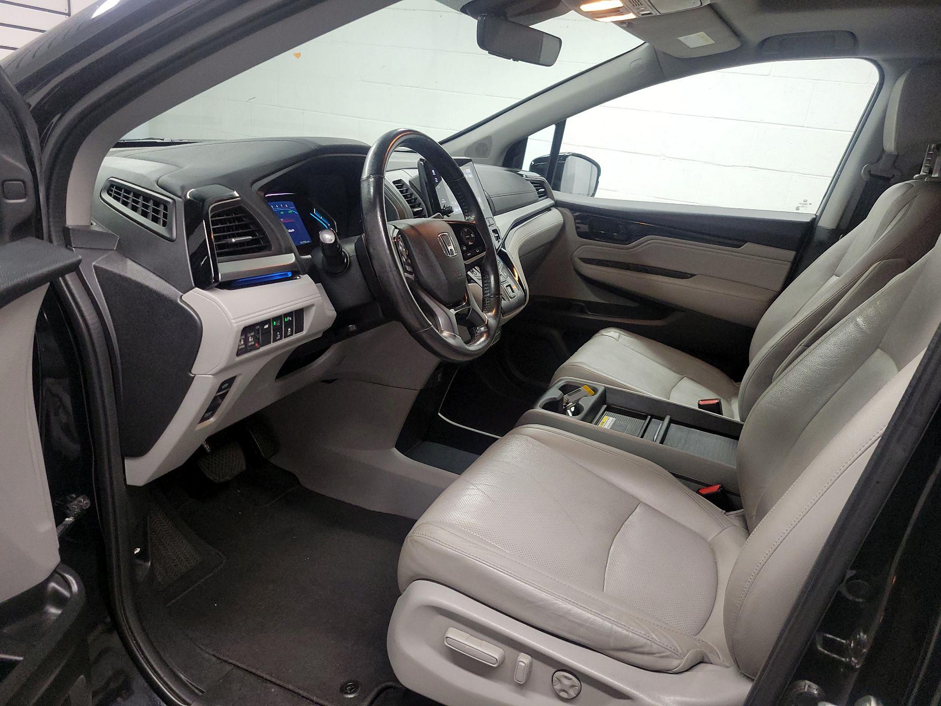Thumbnail: 2018 Honda Odyssey - 11