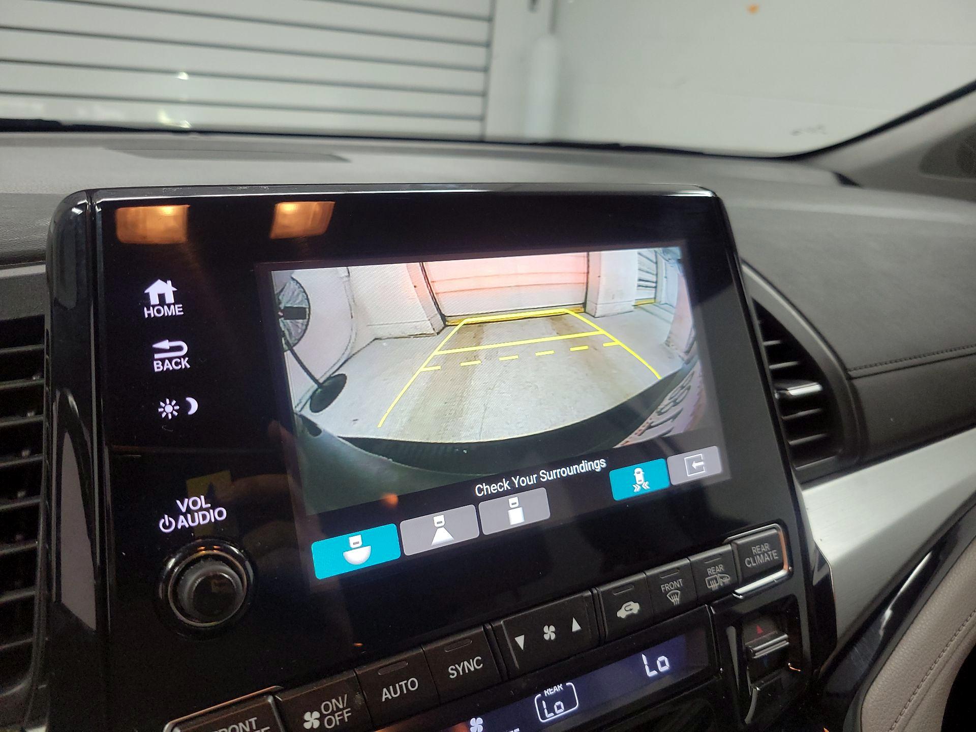 Thumbnail: 2018 Honda Odyssey - 15