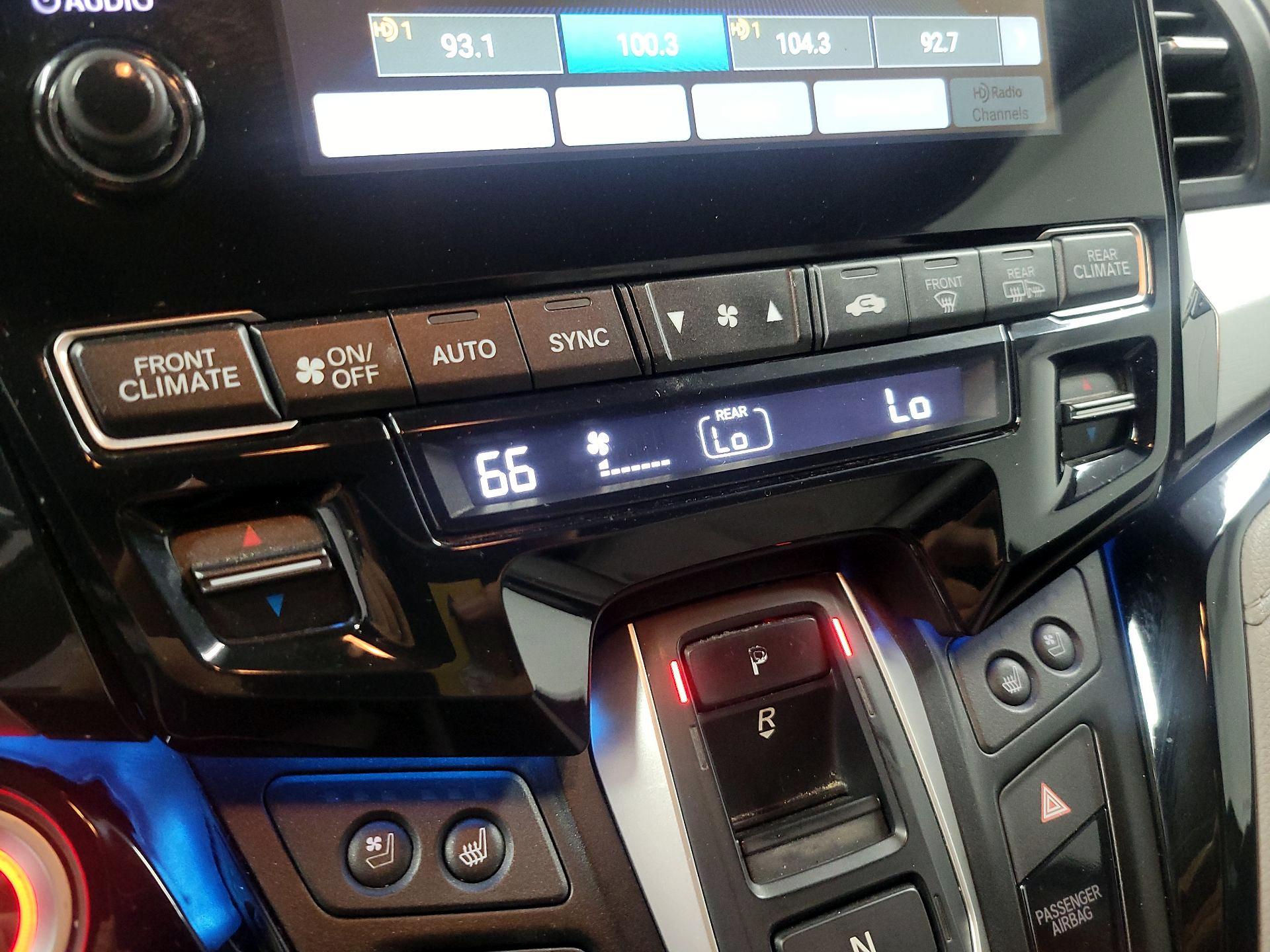 Thumbnail: 2018 Honda Odyssey - 16