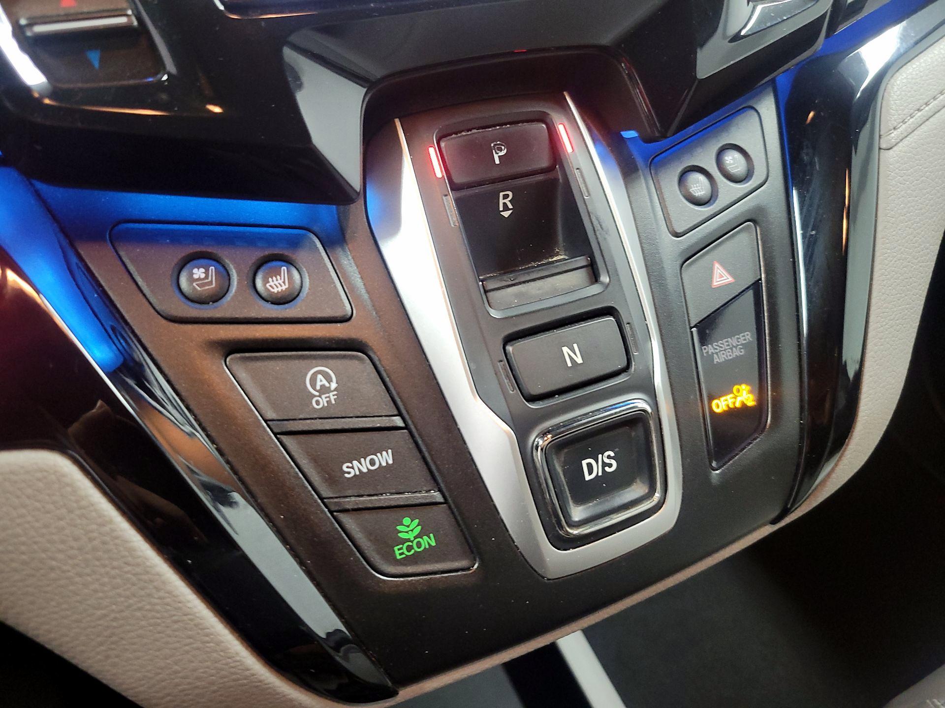 Thumbnail: 2018 Honda Odyssey - 17