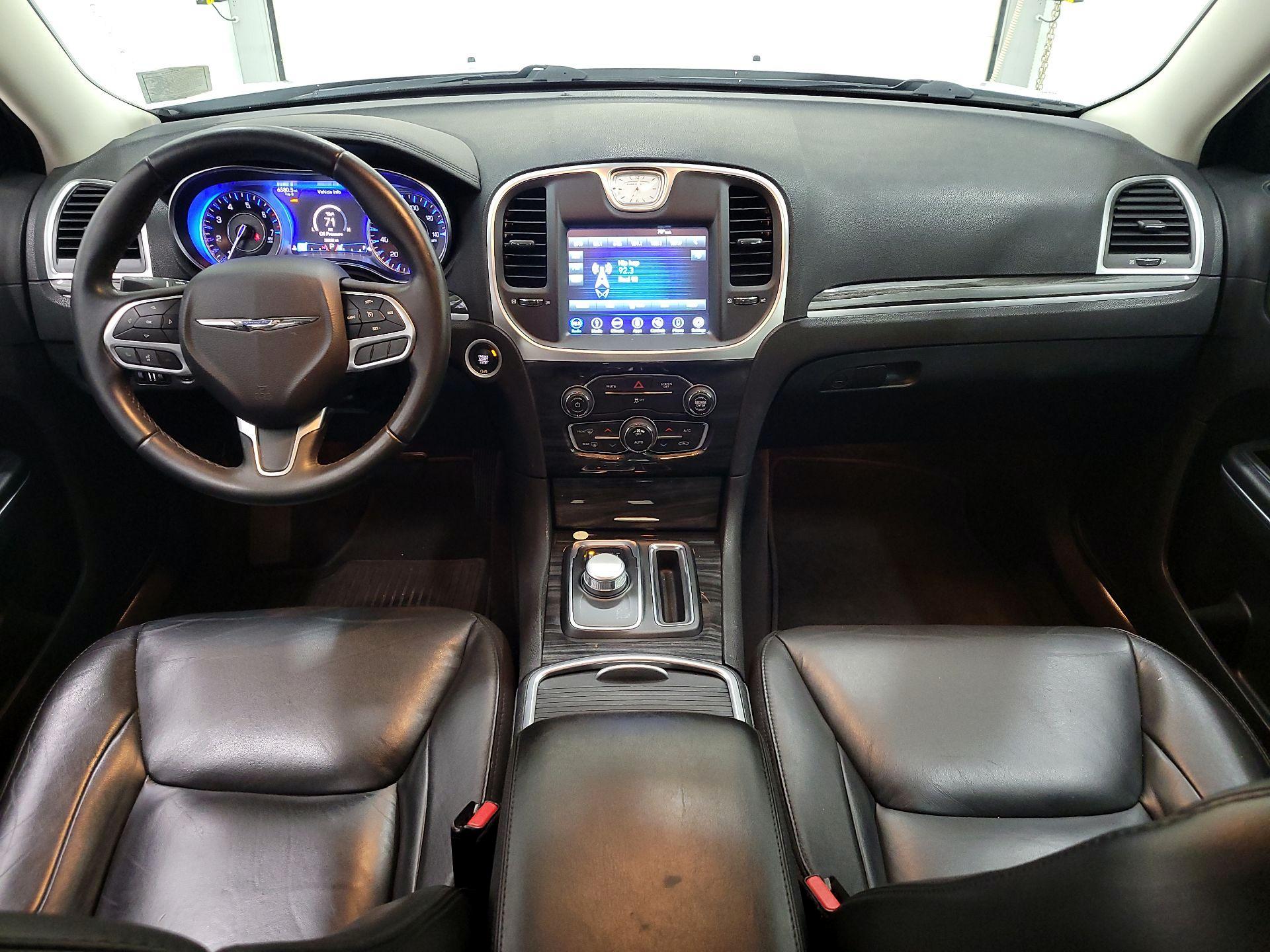 Thumbnail: 2018 Chrysler 300 - 9