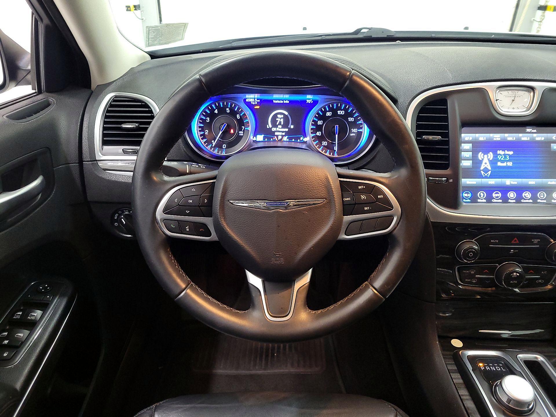 Thumbnail: 2018 Chrysler 300 - 10