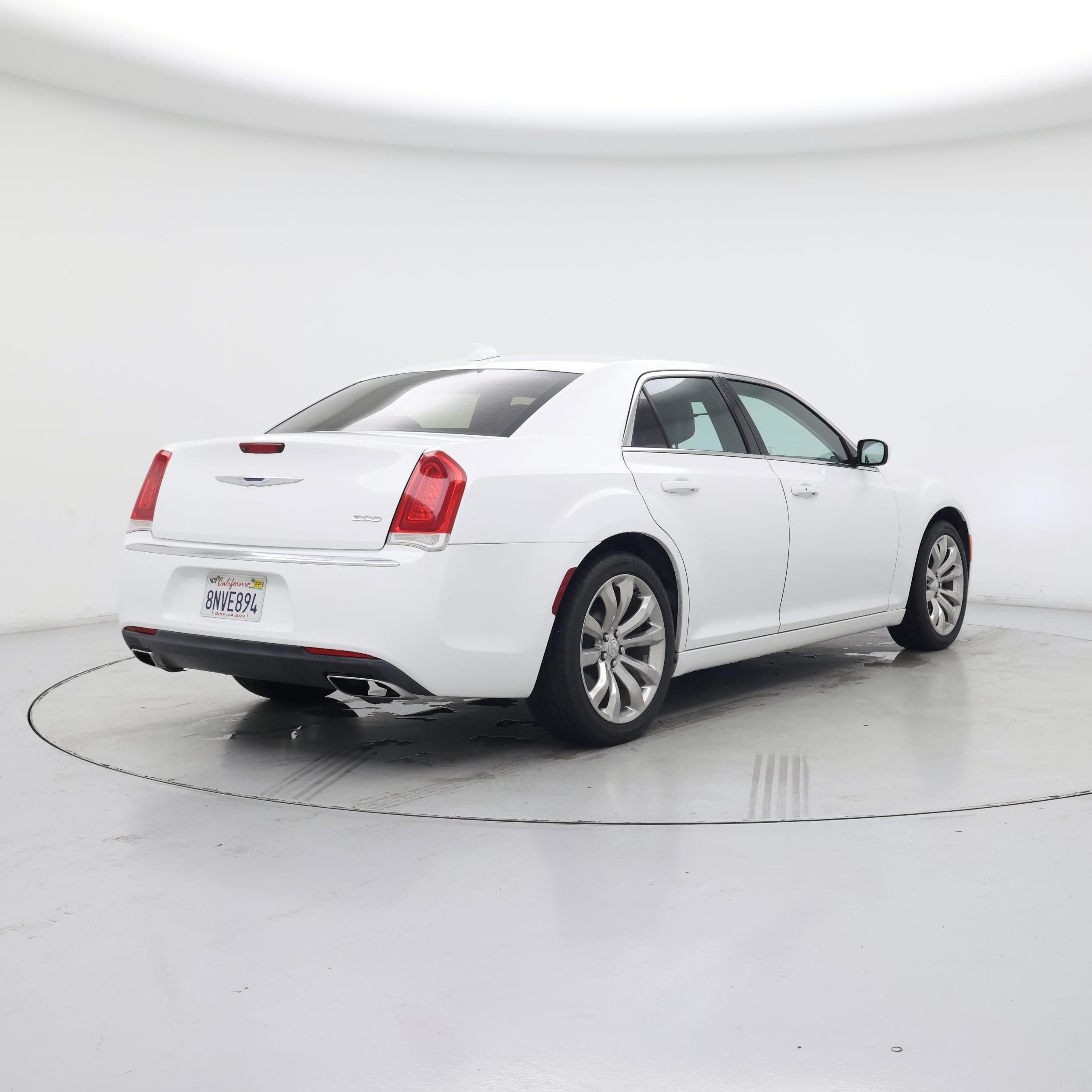 Thumbnail: 2018 Chrysler 300 - 8