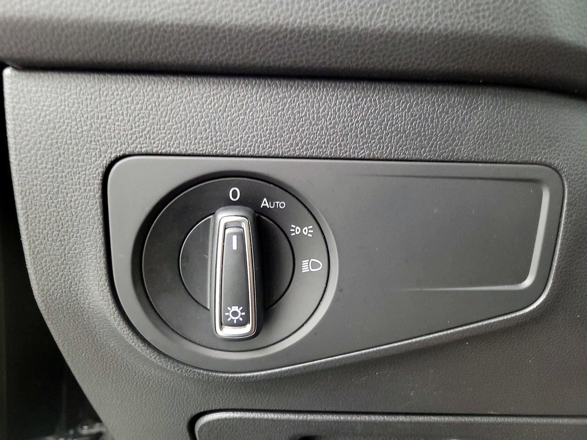 Thumbnail: 2022 Volkswagen Tiguan - 13