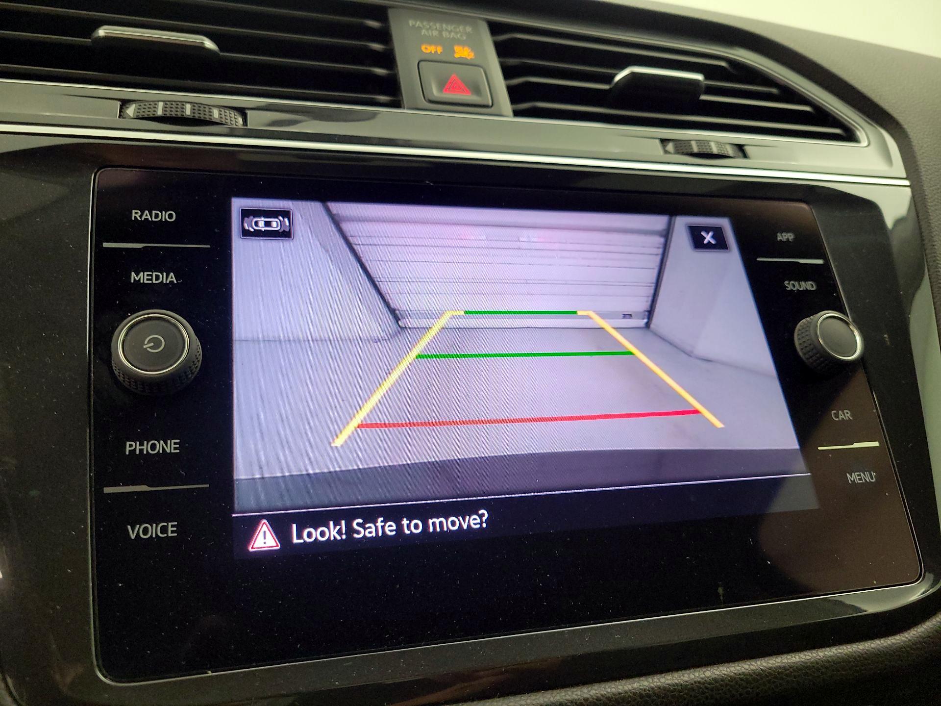 Thumbnail: 2022 Volkswagen Tiguan - 14