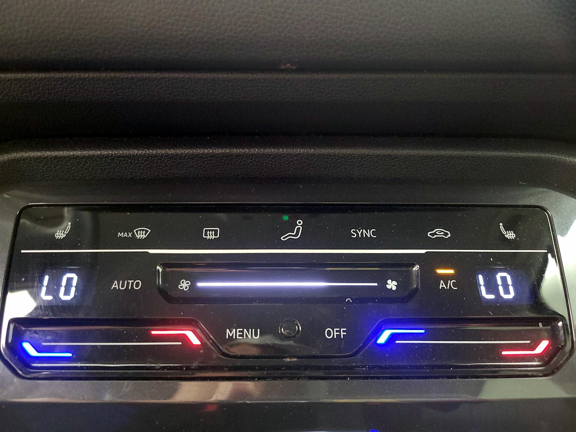 Thumbnail: 2022 Volkswagen Tiguan - 16