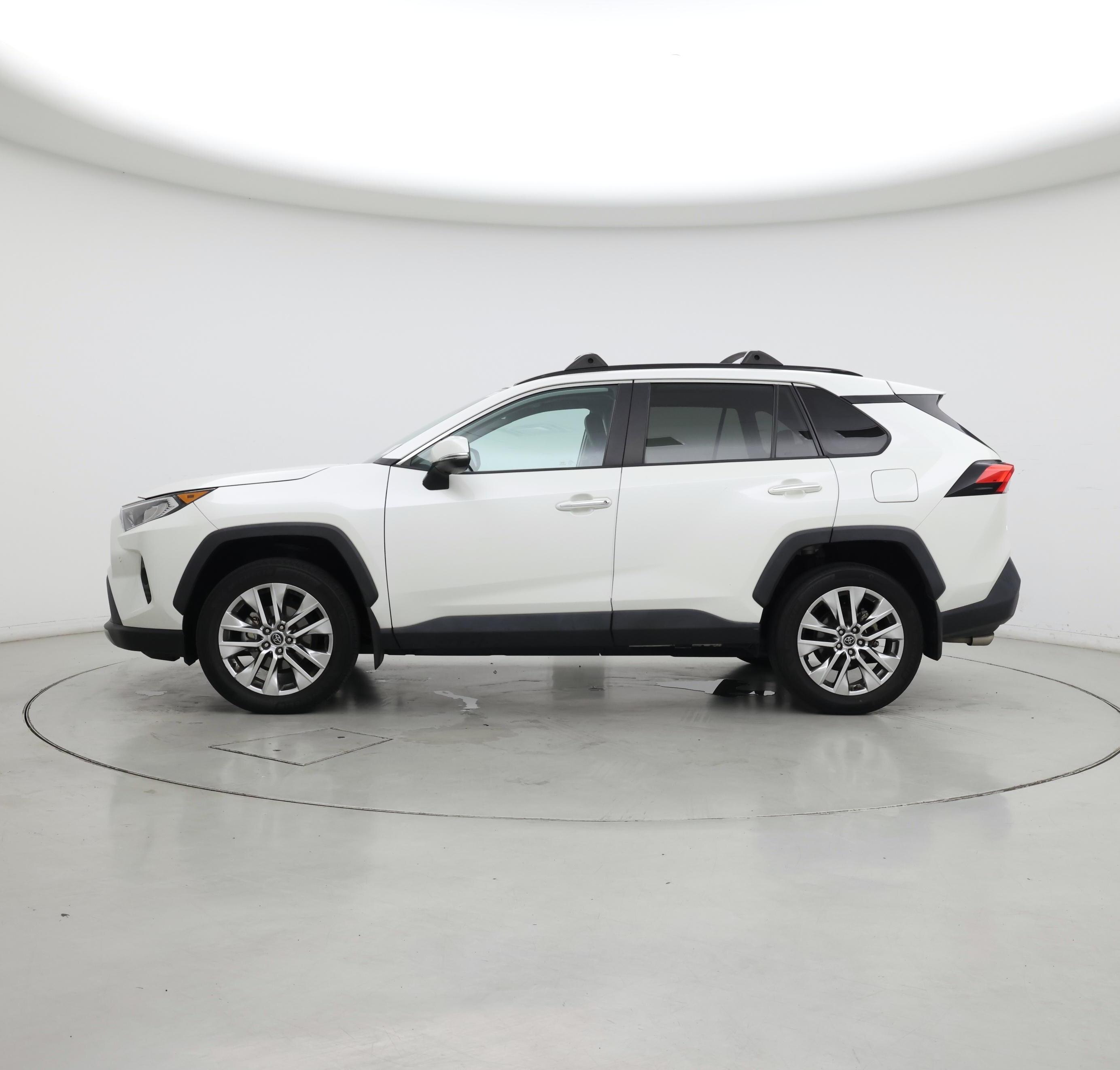 Thumbnail: 2020 Toyota RAV4 - 3