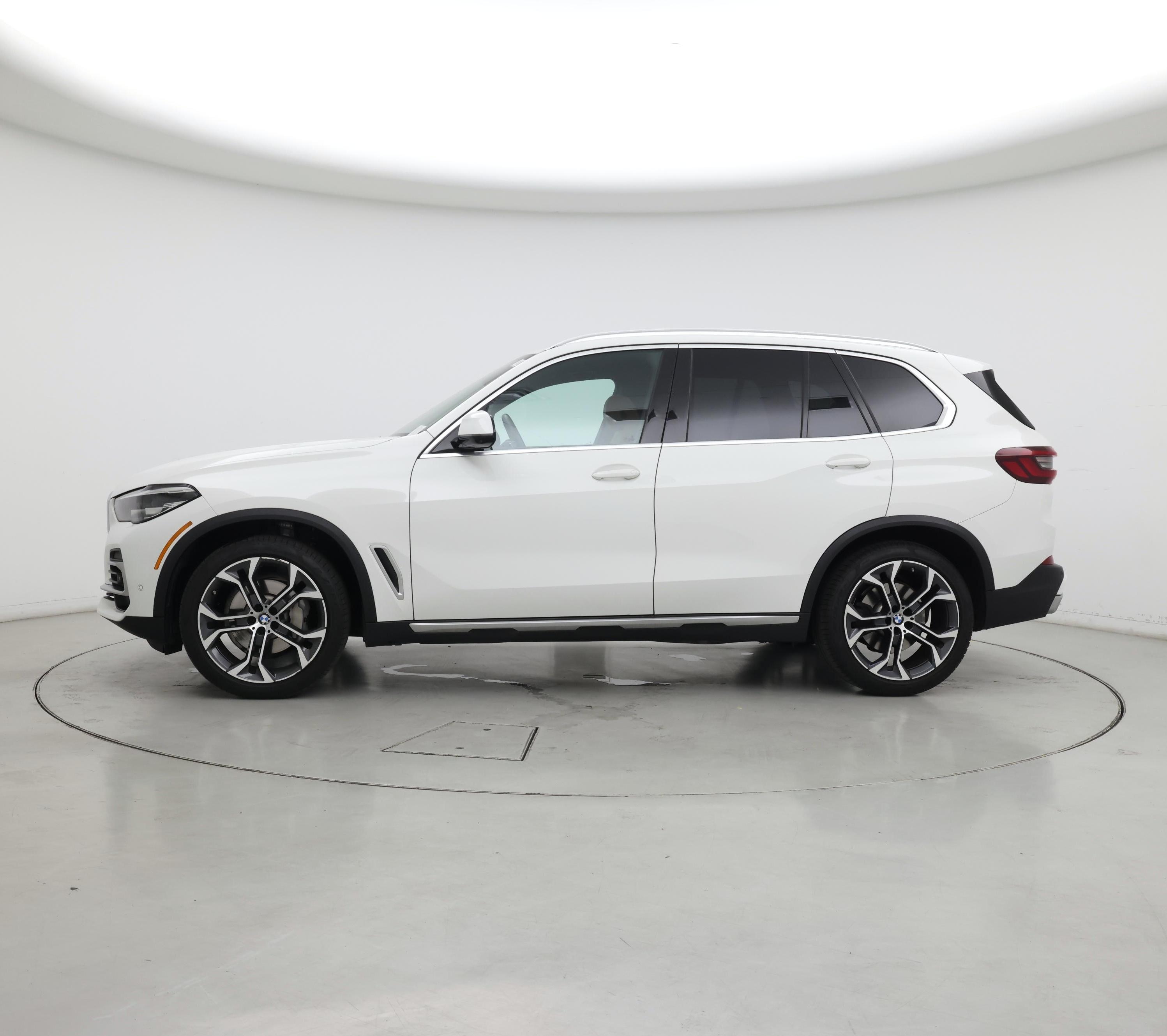 Thumbnail: 2022 BMW X5 - 3