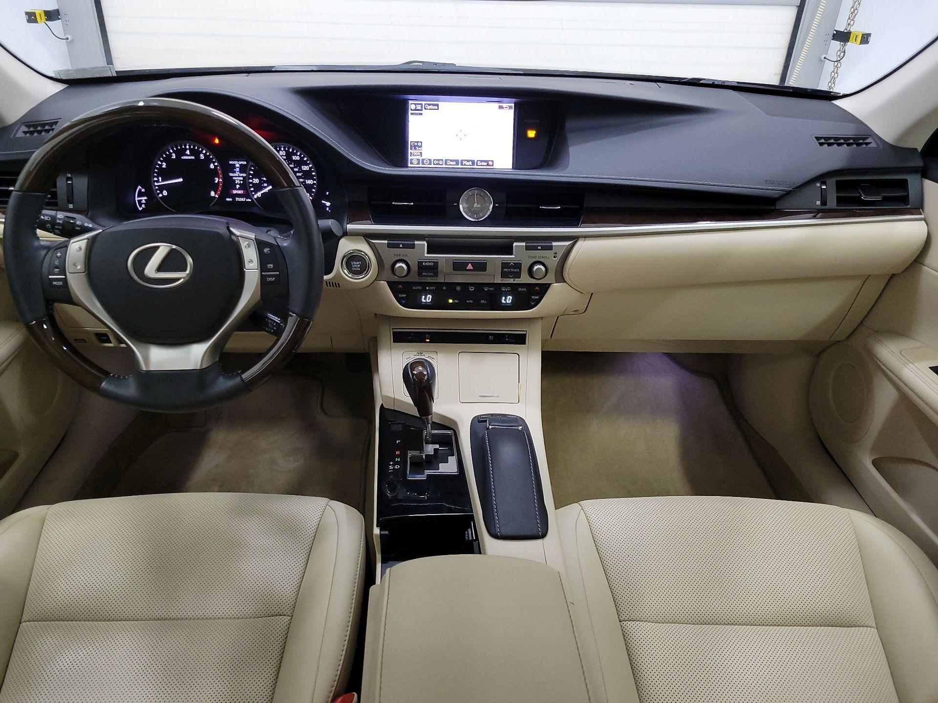 Thumbnail: 2015 Lexus ES - 9
