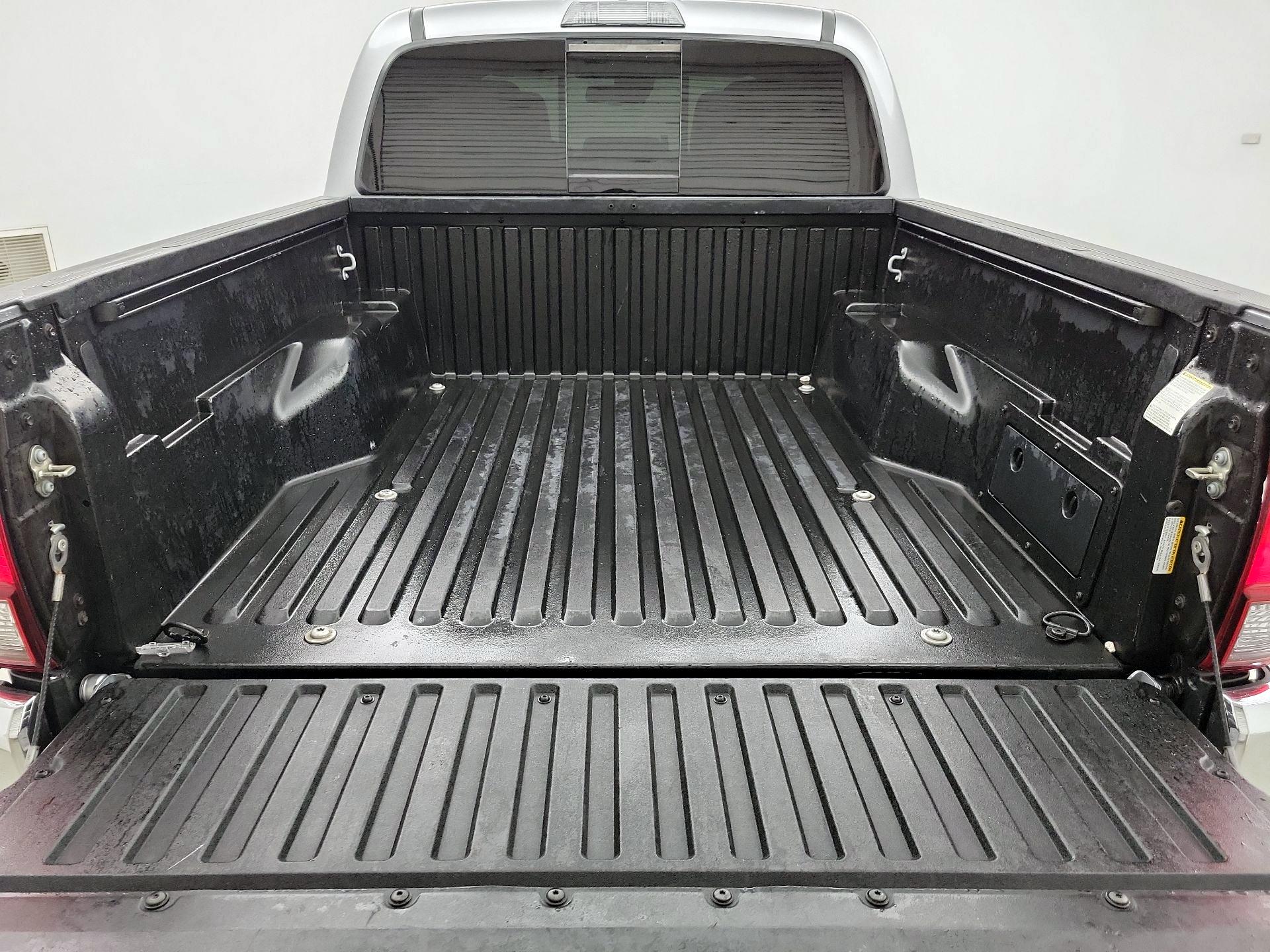 Thumbnail: 2020 Toyota Tacoma - 20