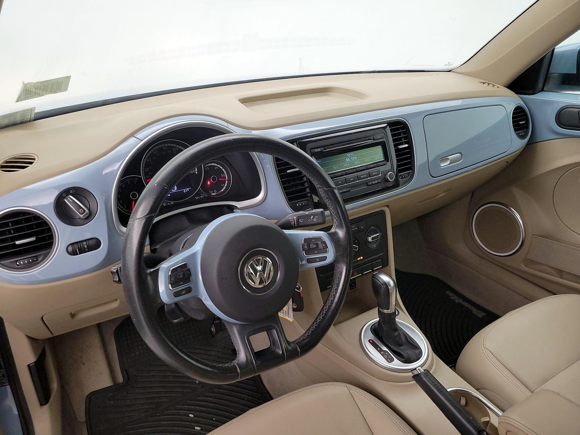 Thumbnail: 2014 Volkswagen Beetle - 9