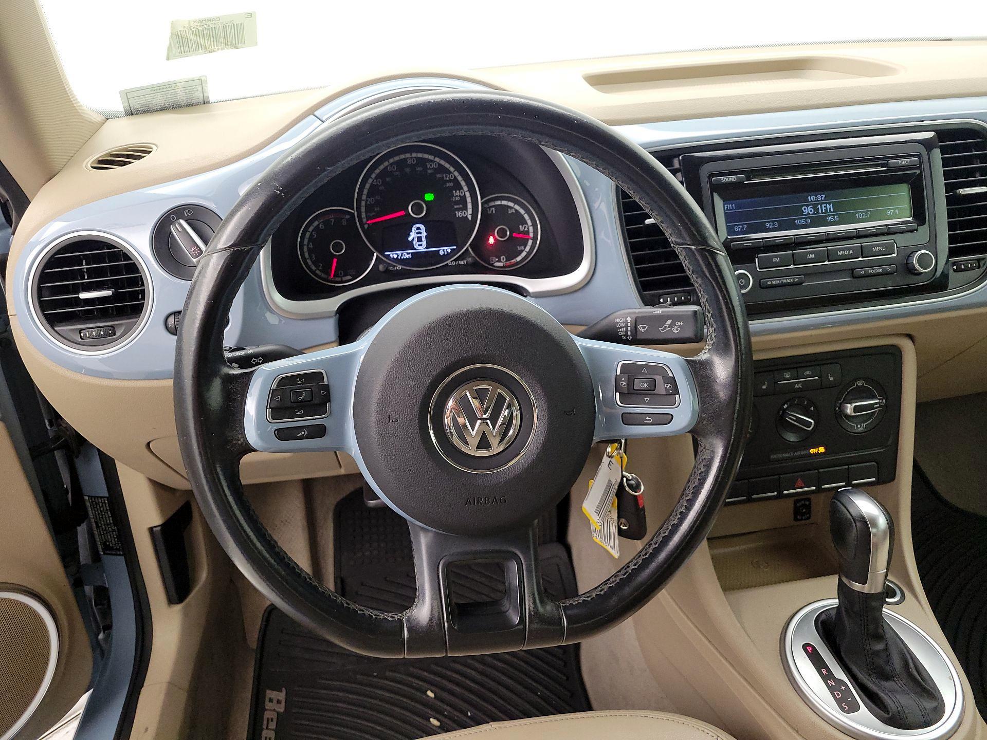 Thumbnail: 2014 Volkswagen Beetle - 10