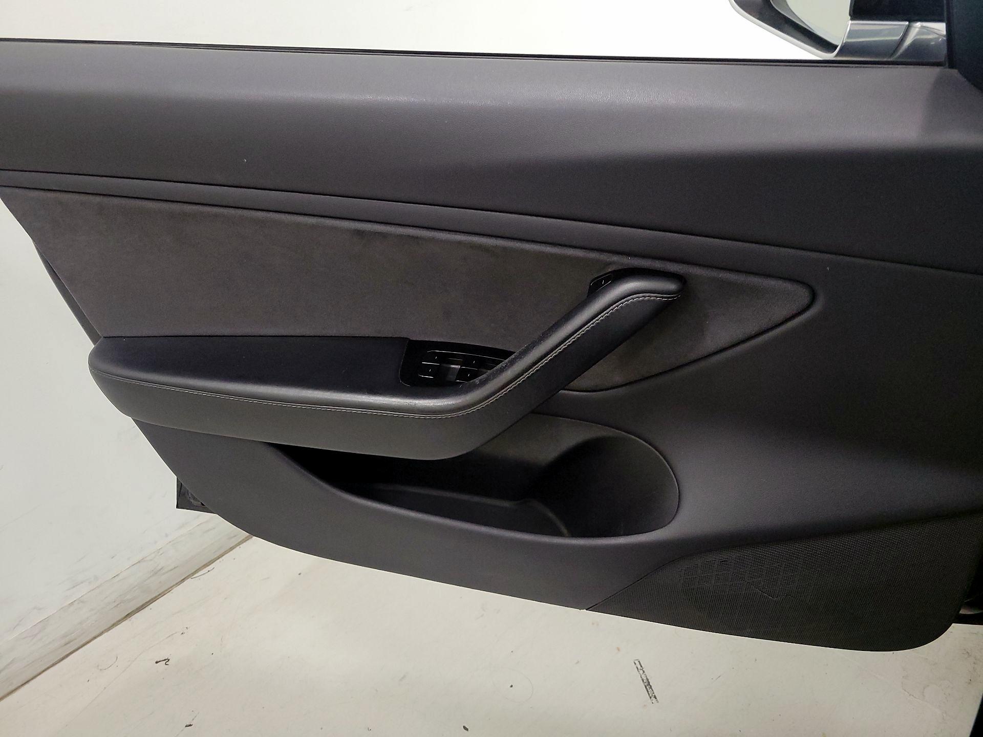 Thumbnail: 2019 Tesla Model 3 - 12
