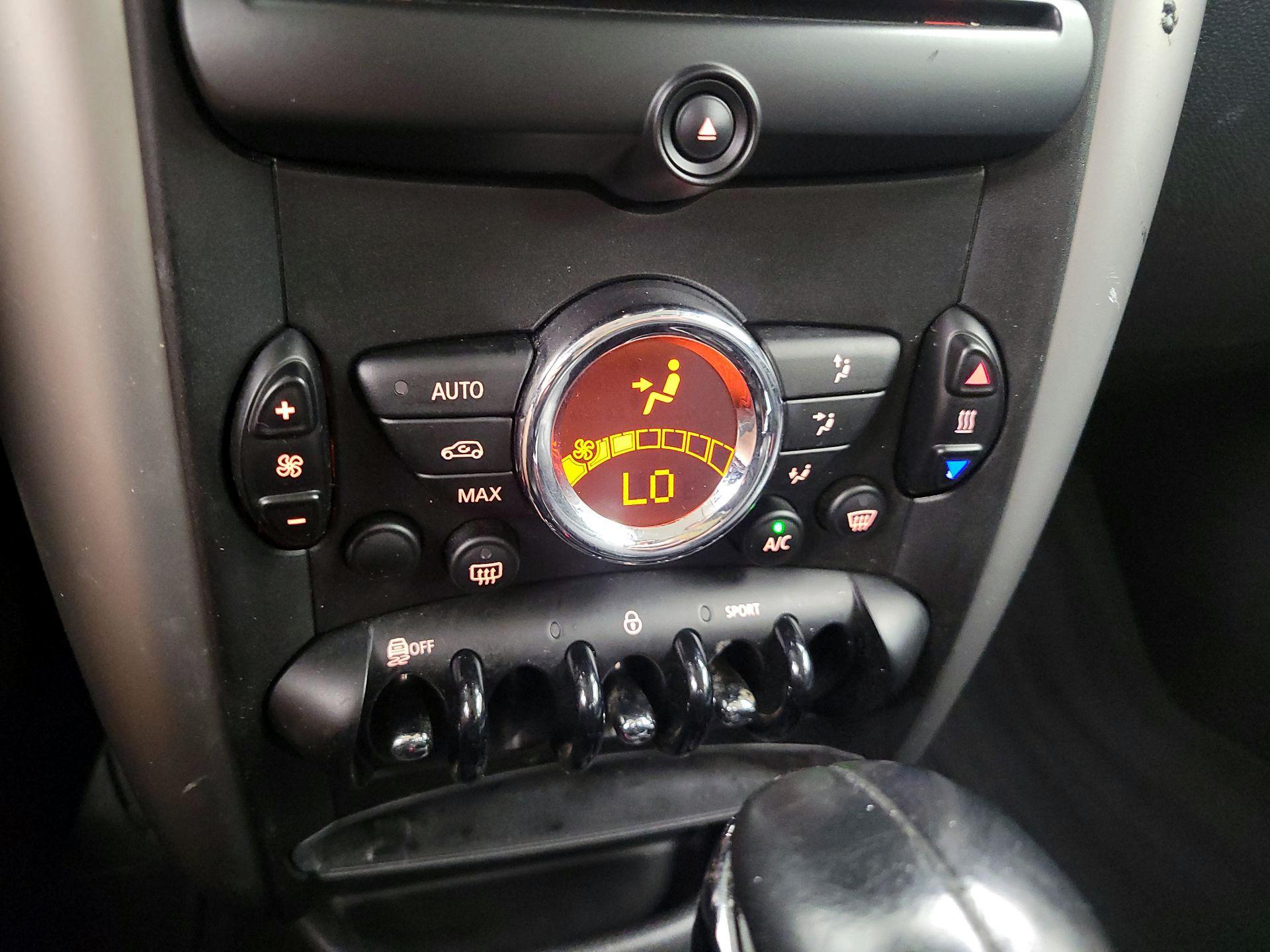 Thumbnail: 2015 MINI Cooper Countryman - 14