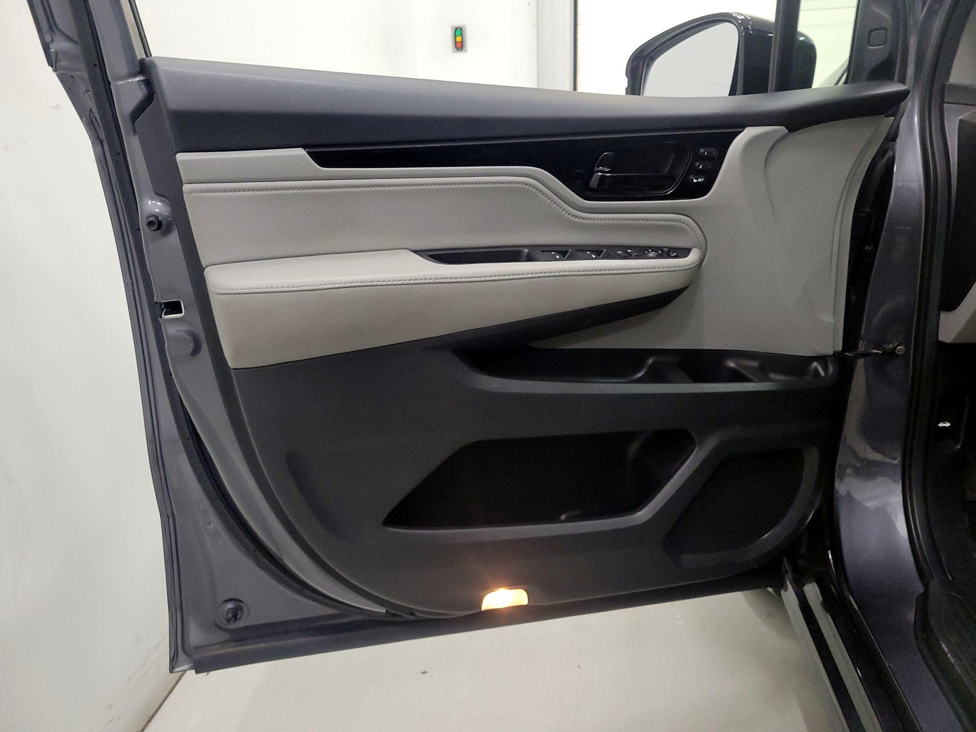 Thumbnail: 2019 Honda Odyssey - 12
