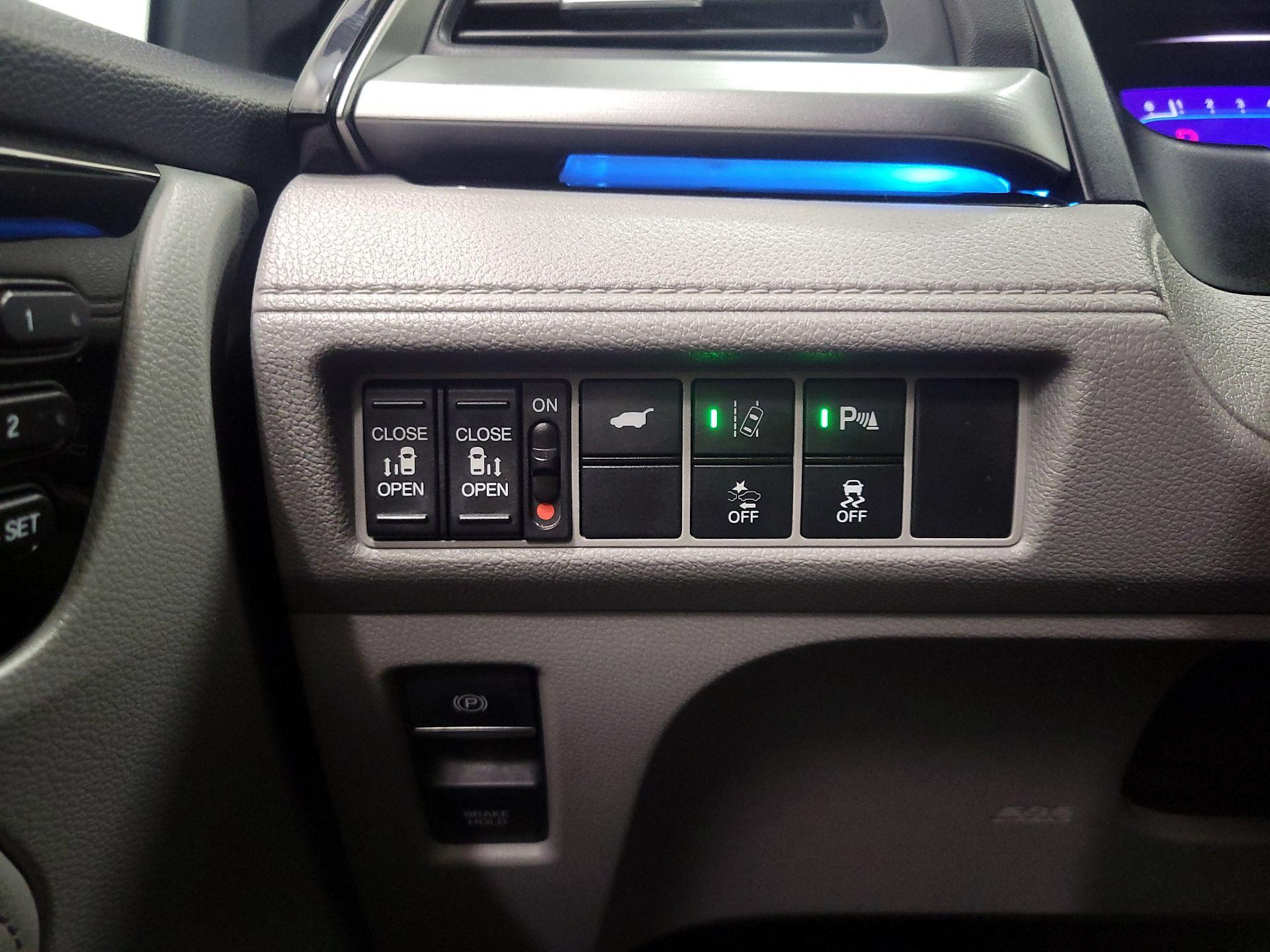 Thumbnail: 2019 Honda Odyssey - 13