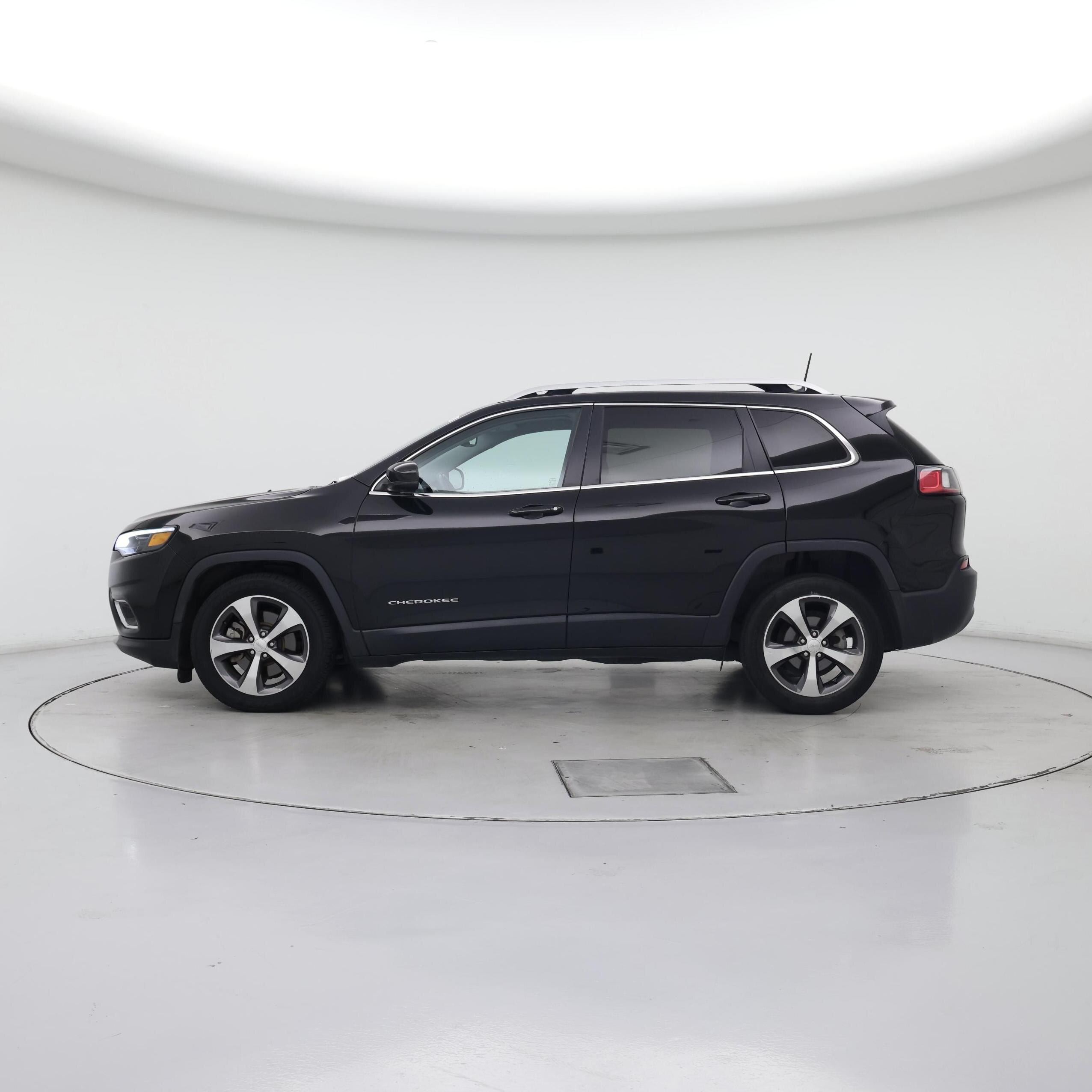 Thumbnail: 2019 Jeep Cherokee - 3