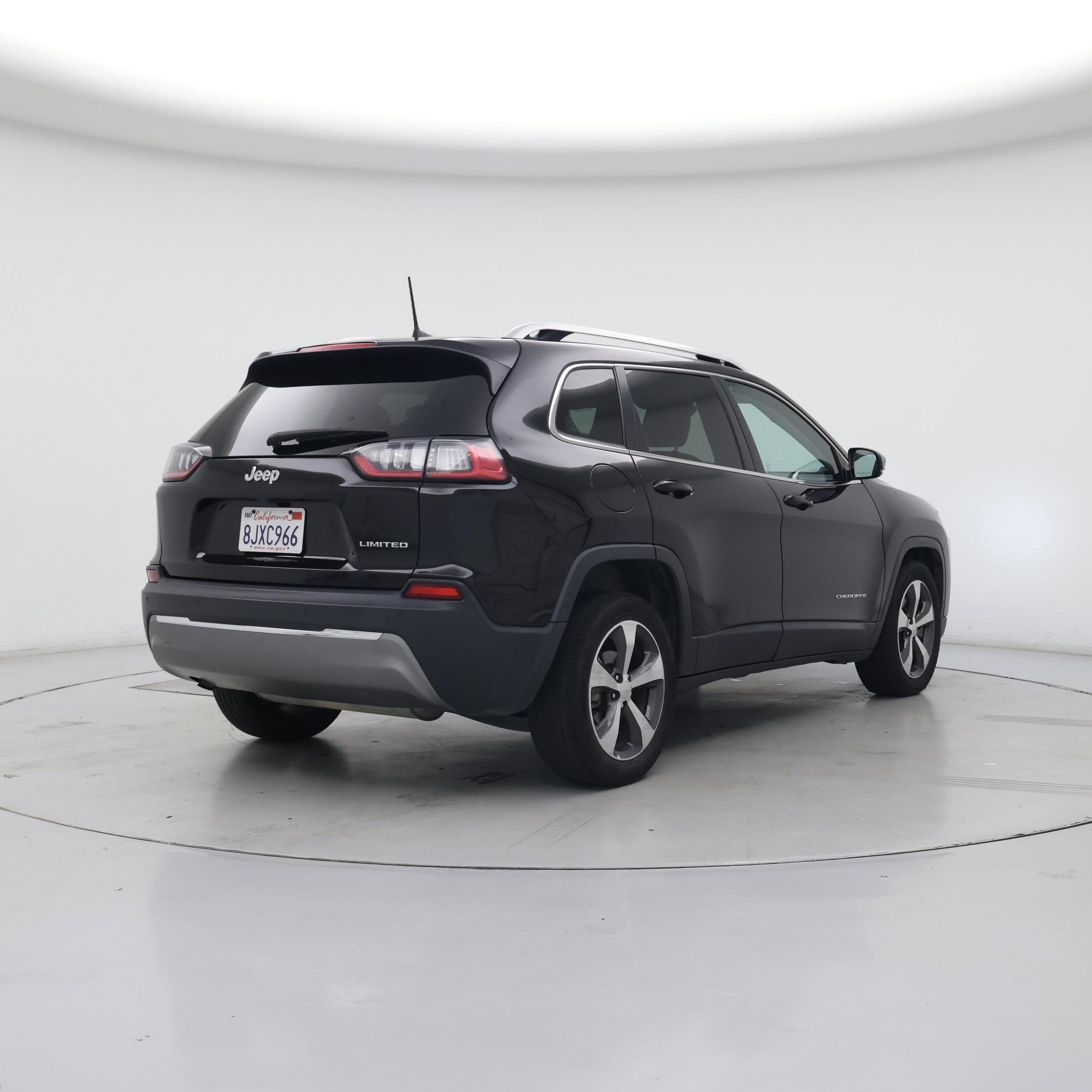 Thumbnail: 2019 Jeep Cherokee - 8