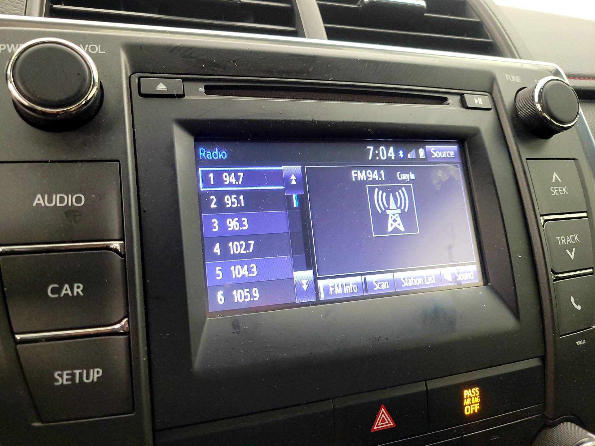 Thumbnail: 2017 Toyota Camry - 15