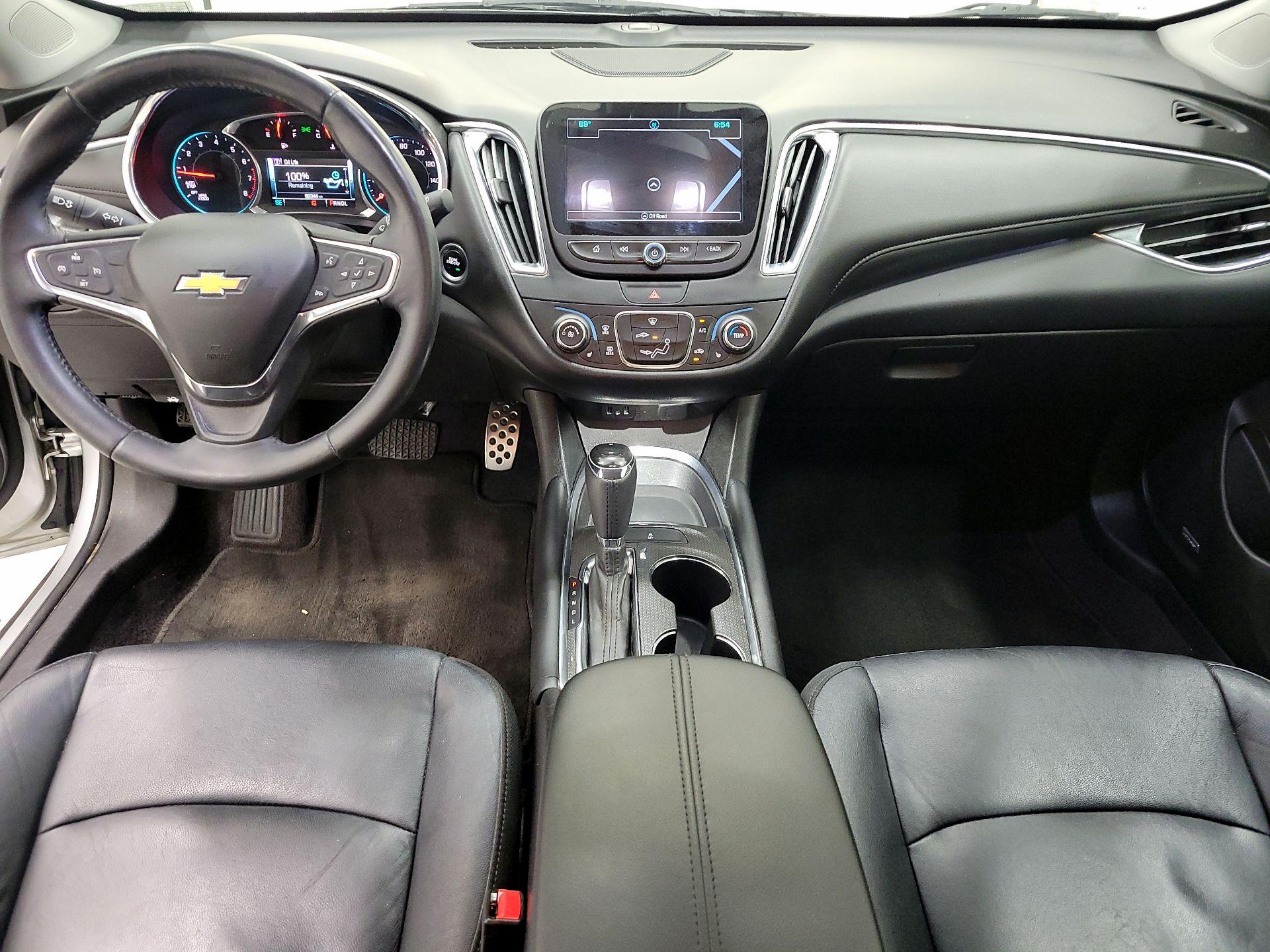 Thumbnail: 2017 Chevrolet Malibu - 9