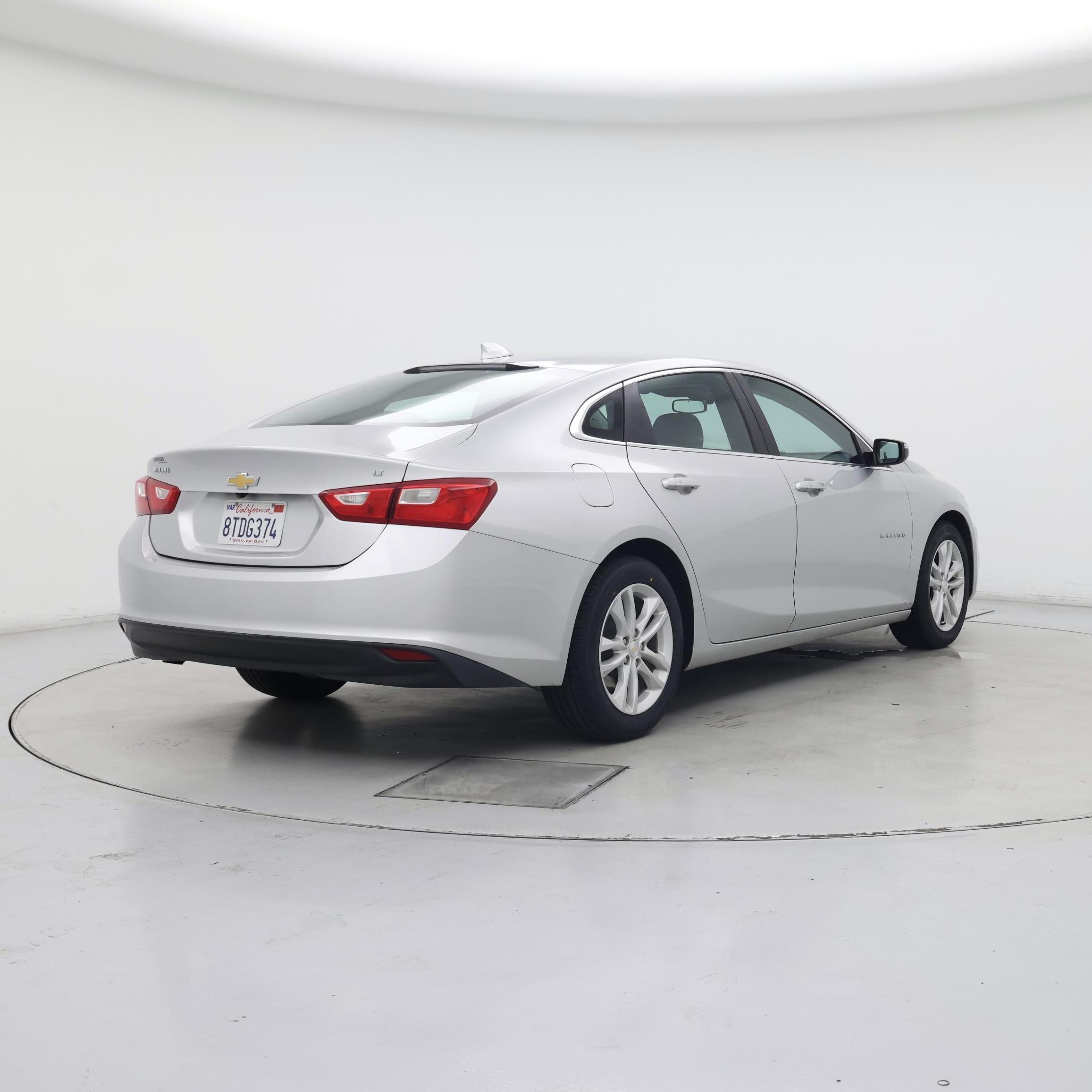 Thumbnail: 2017 Chevrolet Malibu - 8