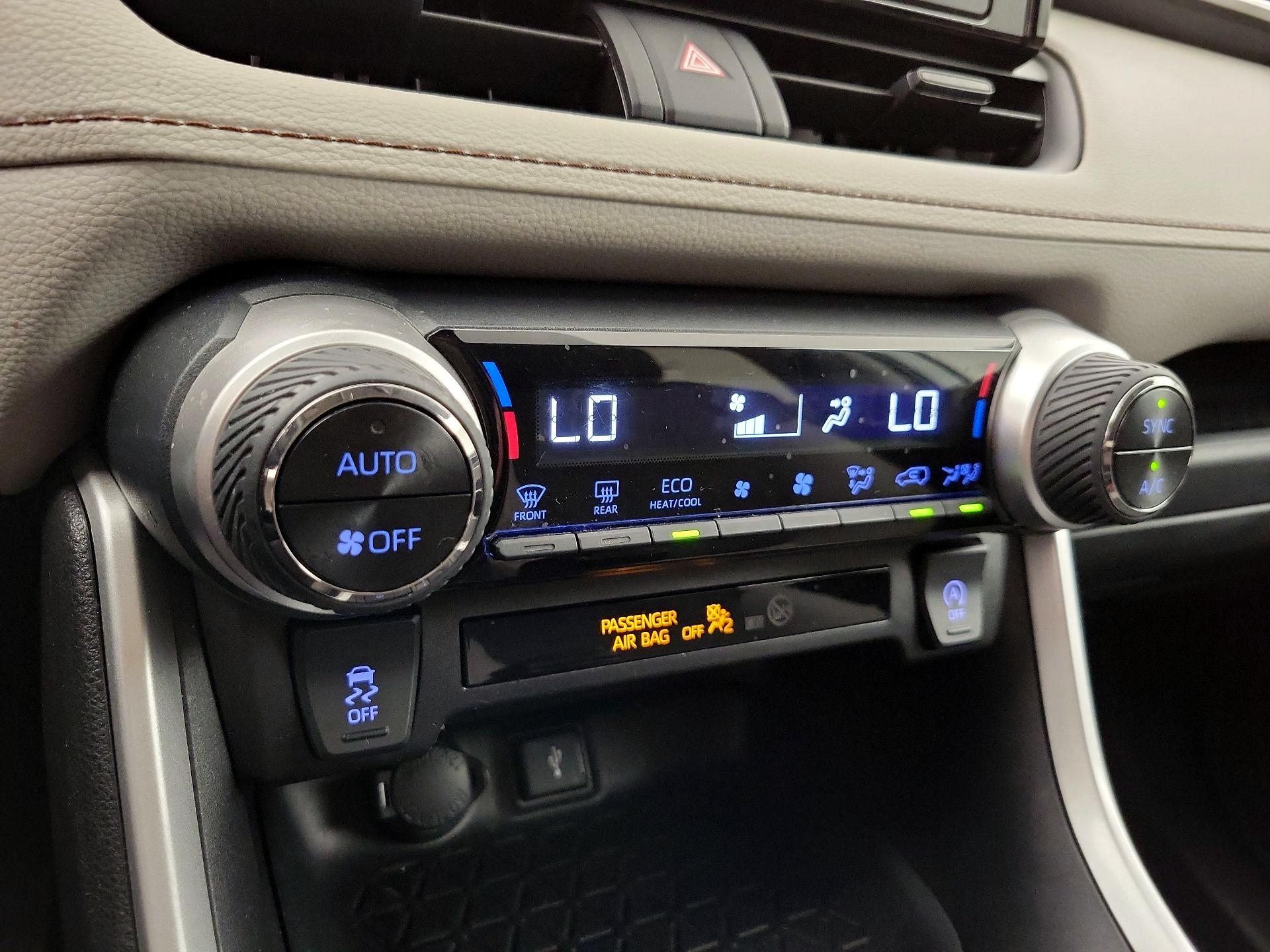 Thumbnail: 2021 Toyota RAV4 - 16