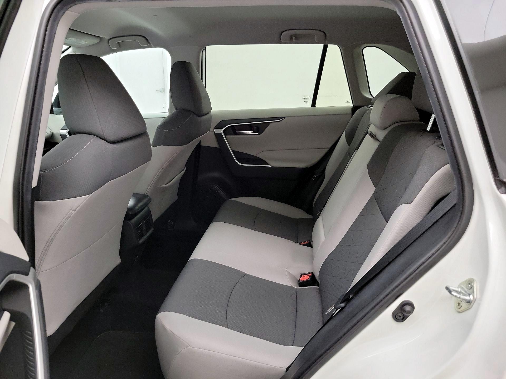 Thumbnail: 2021 Toyota RAV4 - 19
