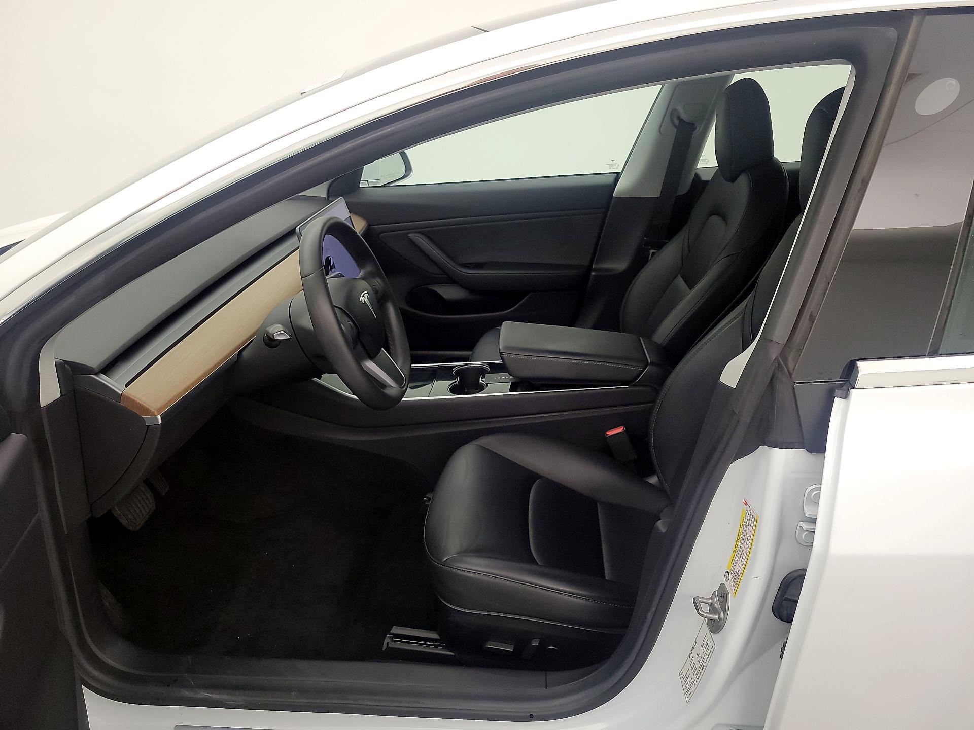 Thumbnail: 2019 Tesla Model 3 - 11