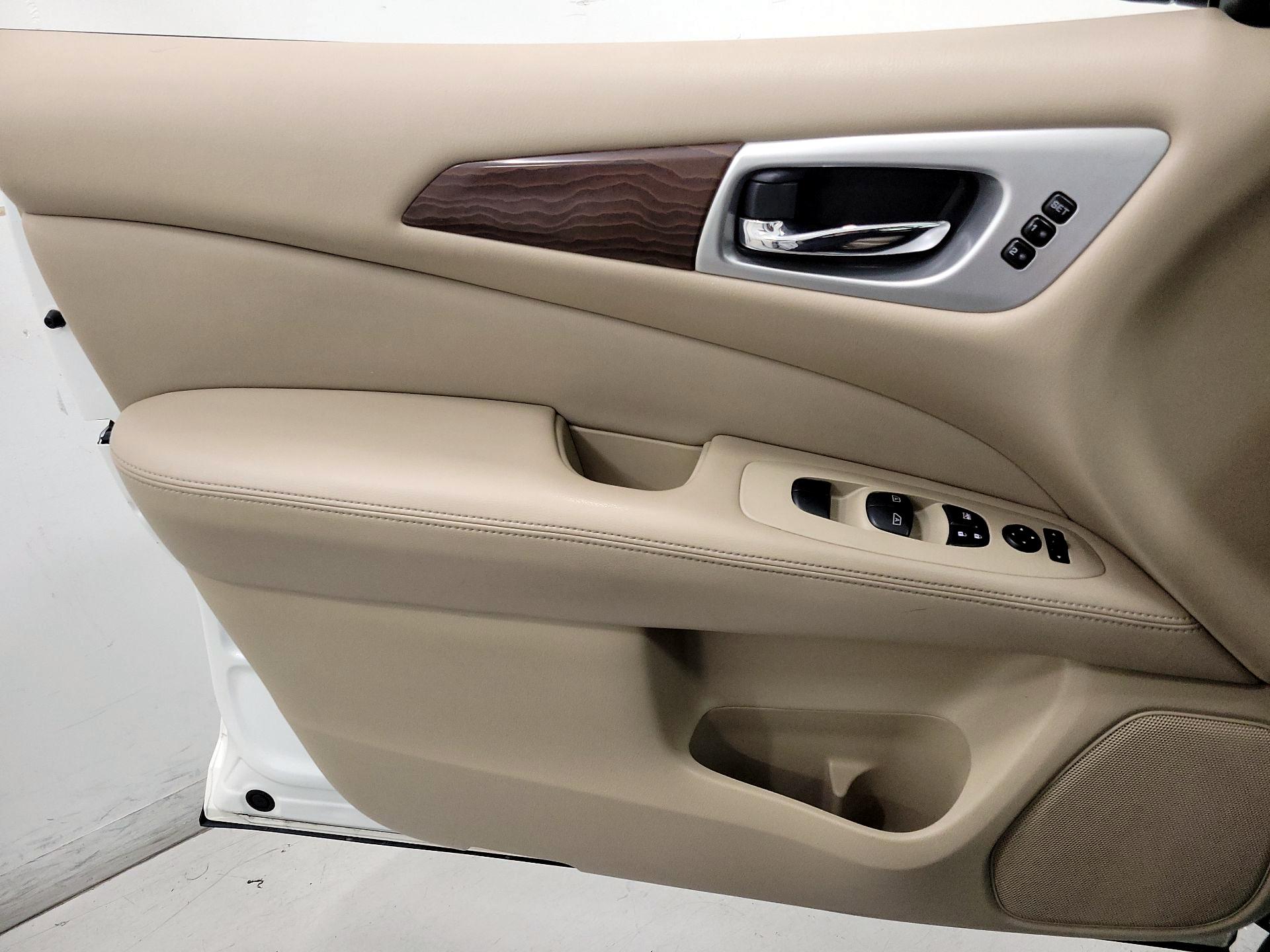 Thumbnail: 2017 Nissan Pathfinder - 12
