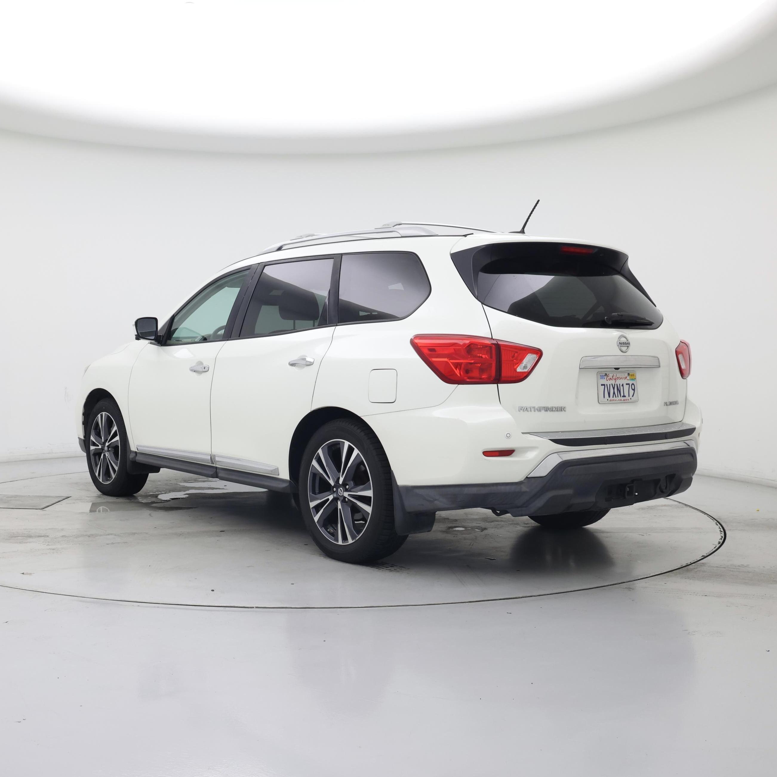 Thumbnail: 2017 Nissan Pathfinder - 2