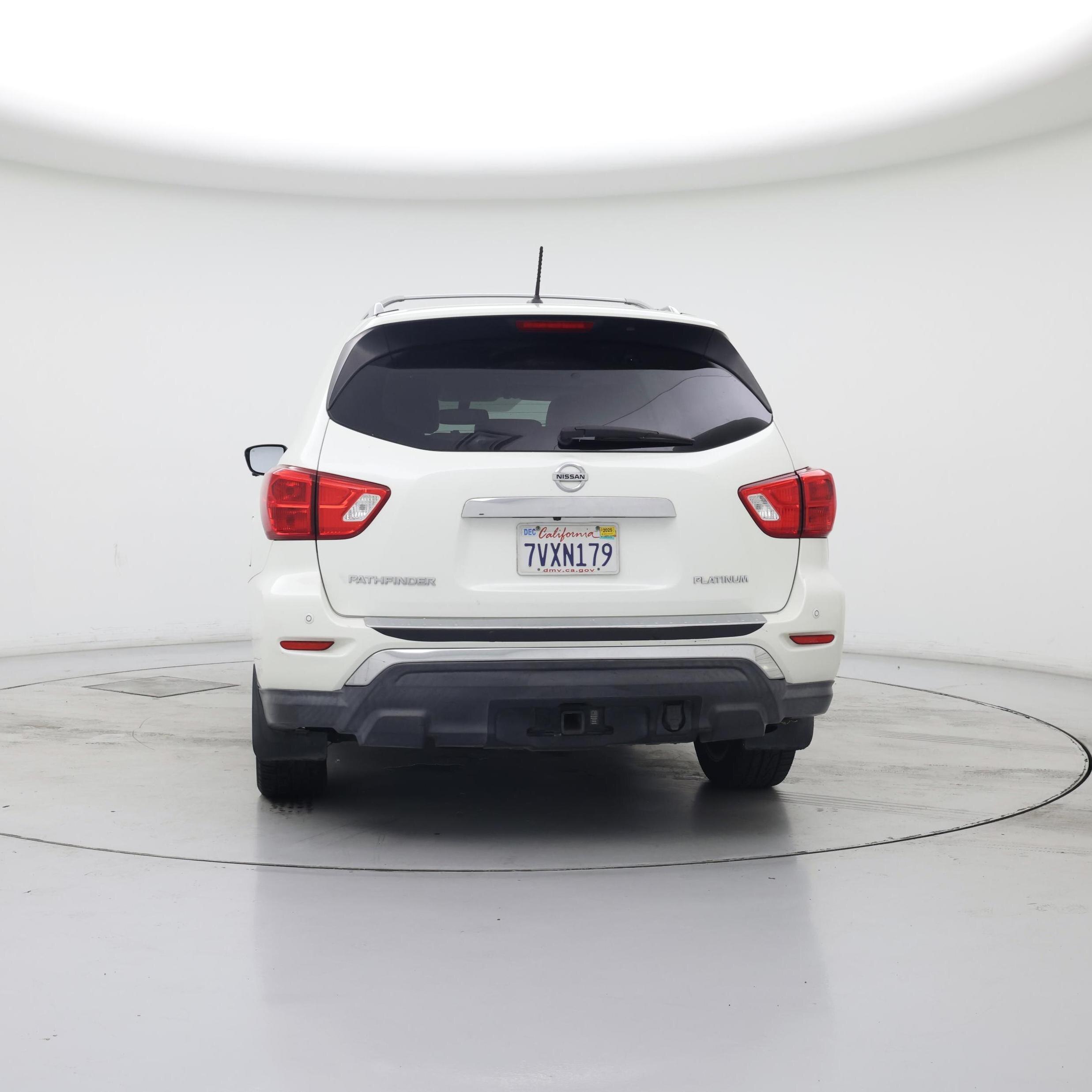 Thumbnail: 2017 Nissan Pathfinder - 6