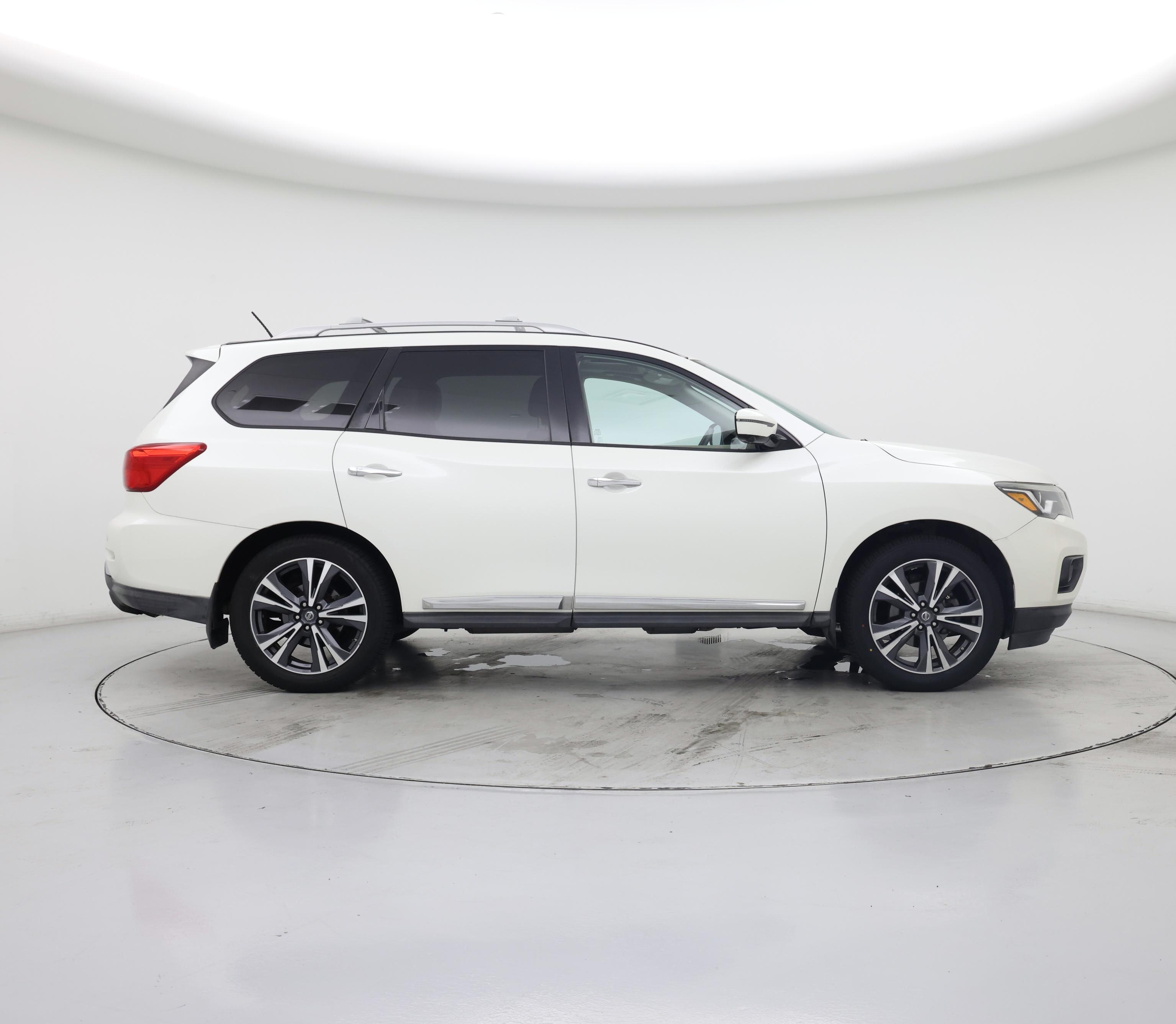Thumbnail: 2017 Nissan Pathfinder - 7