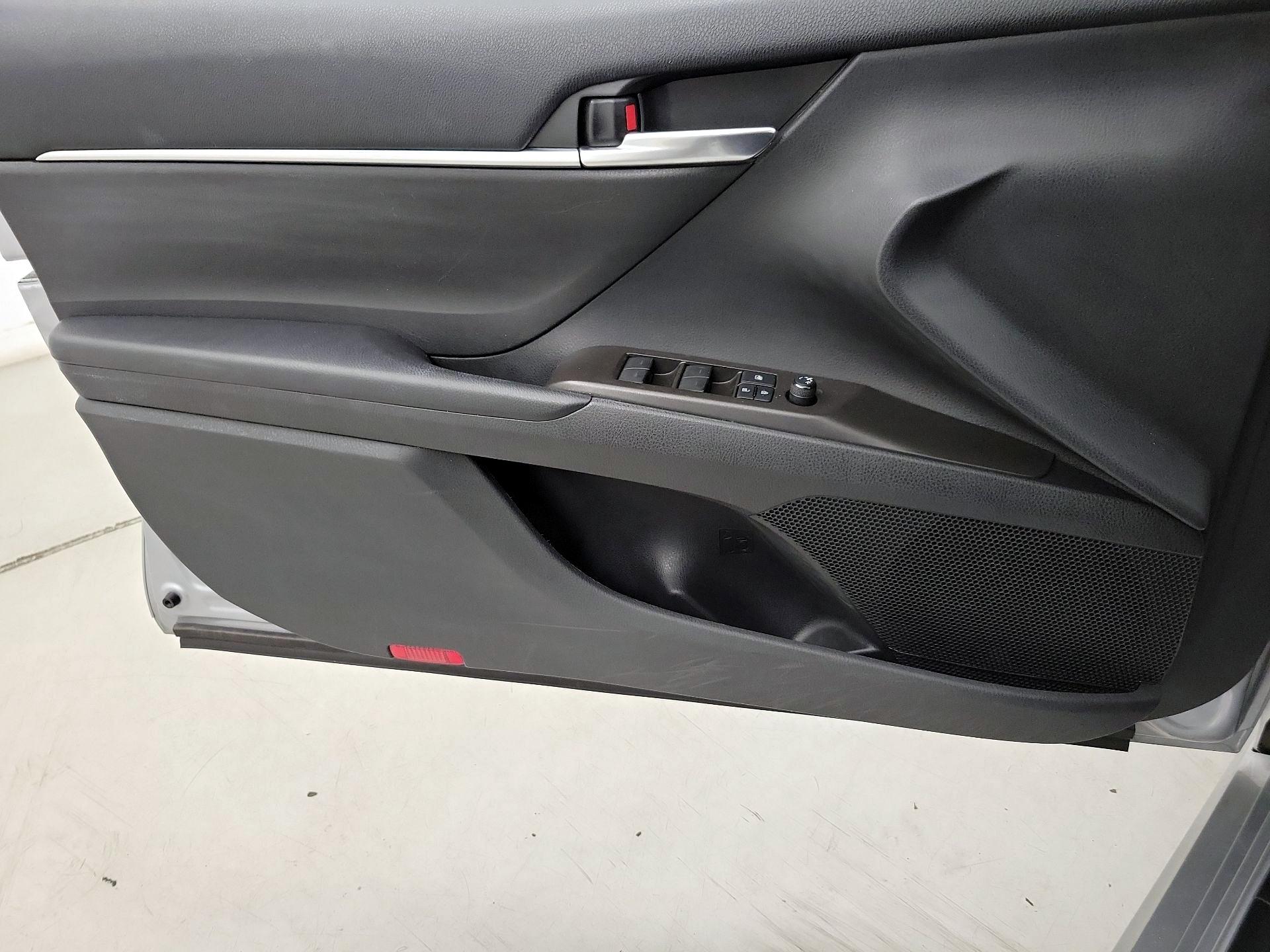 Thumbnail: 2022 Toyota Camry - 12