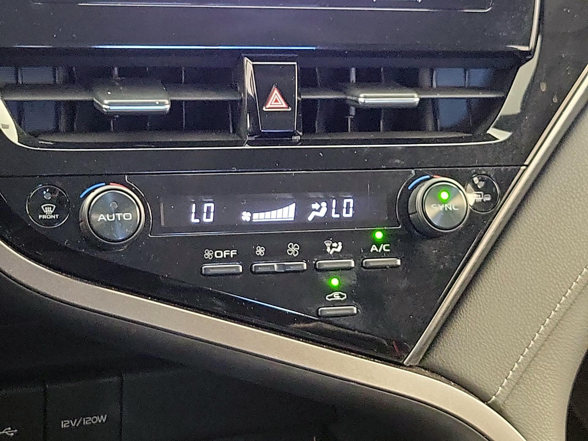 Thumbnail: 2022 Toyota Camry - 16