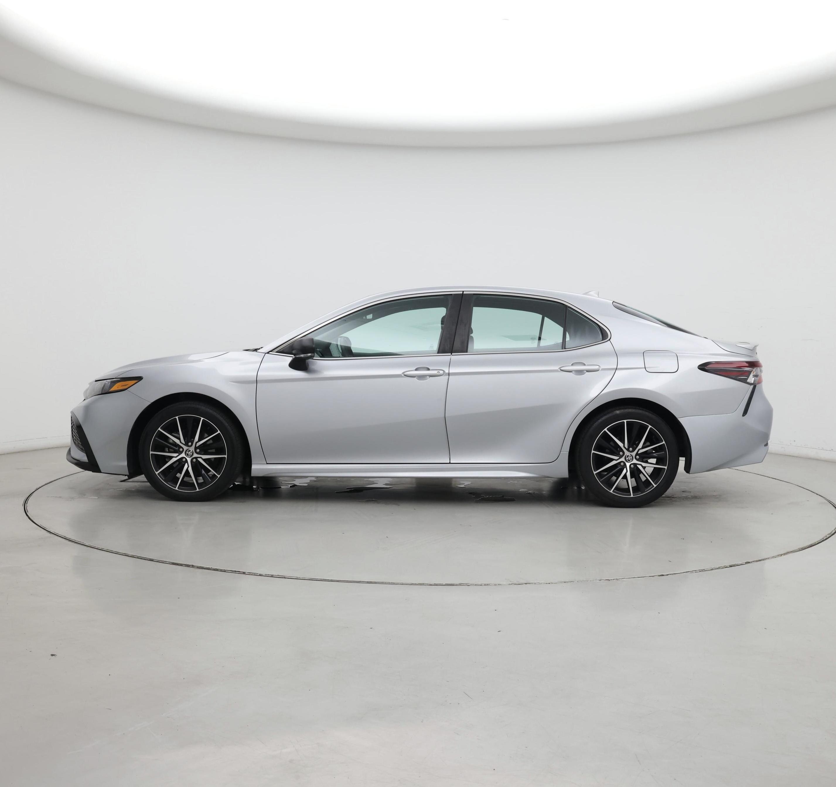 Thumbnail: 2022 Toyota Camry - 3