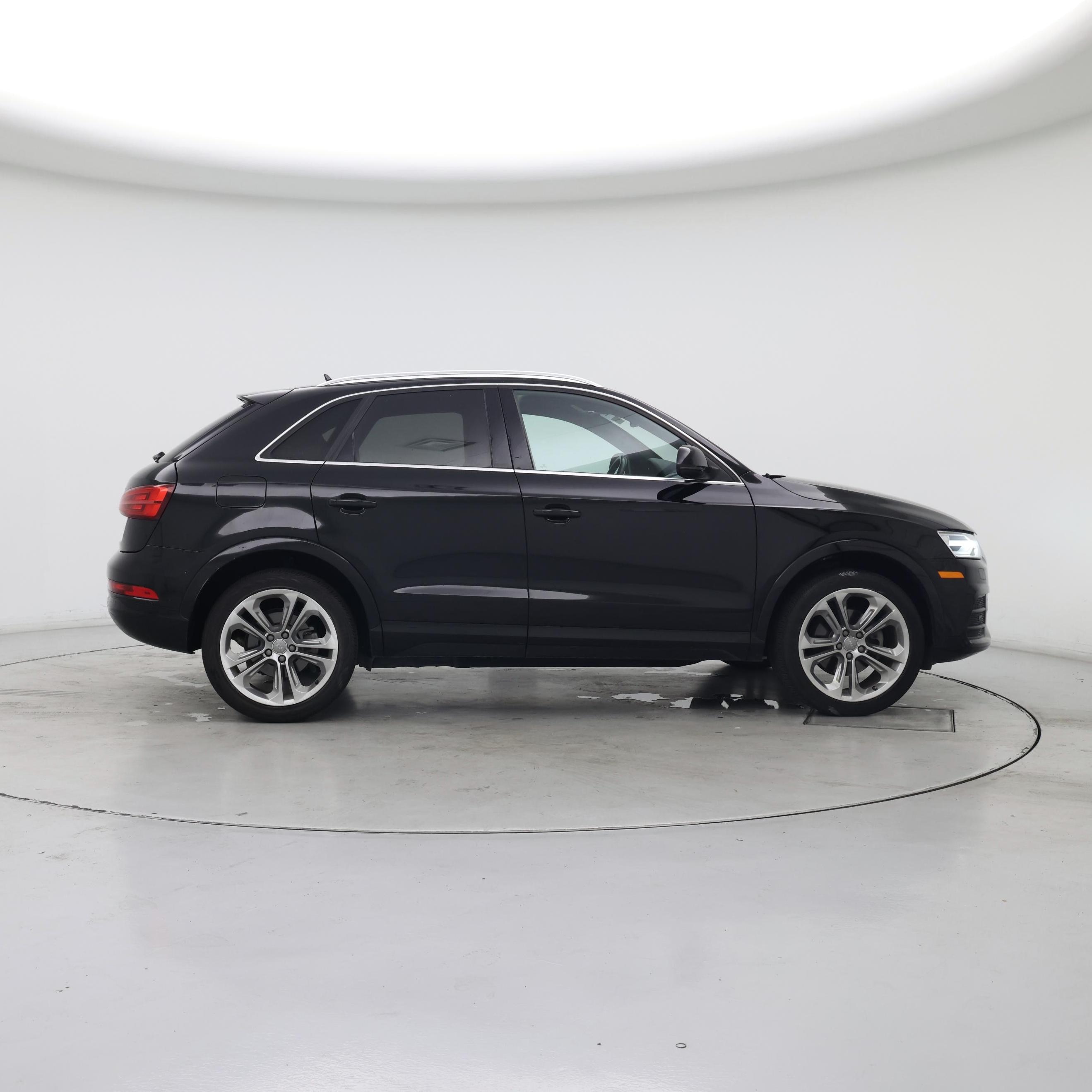 Thumbnail: 2017 Audi Q3 - 7