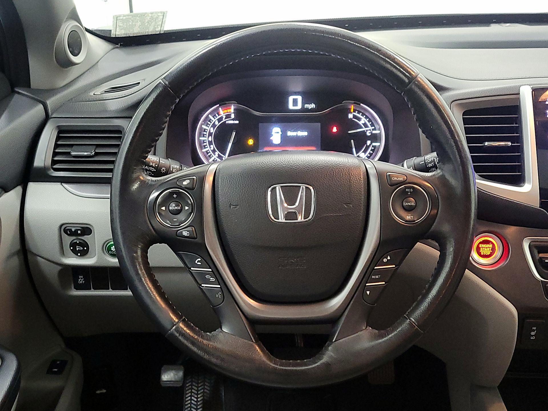 Thumbnail: 2018 Honda Pilot - 10