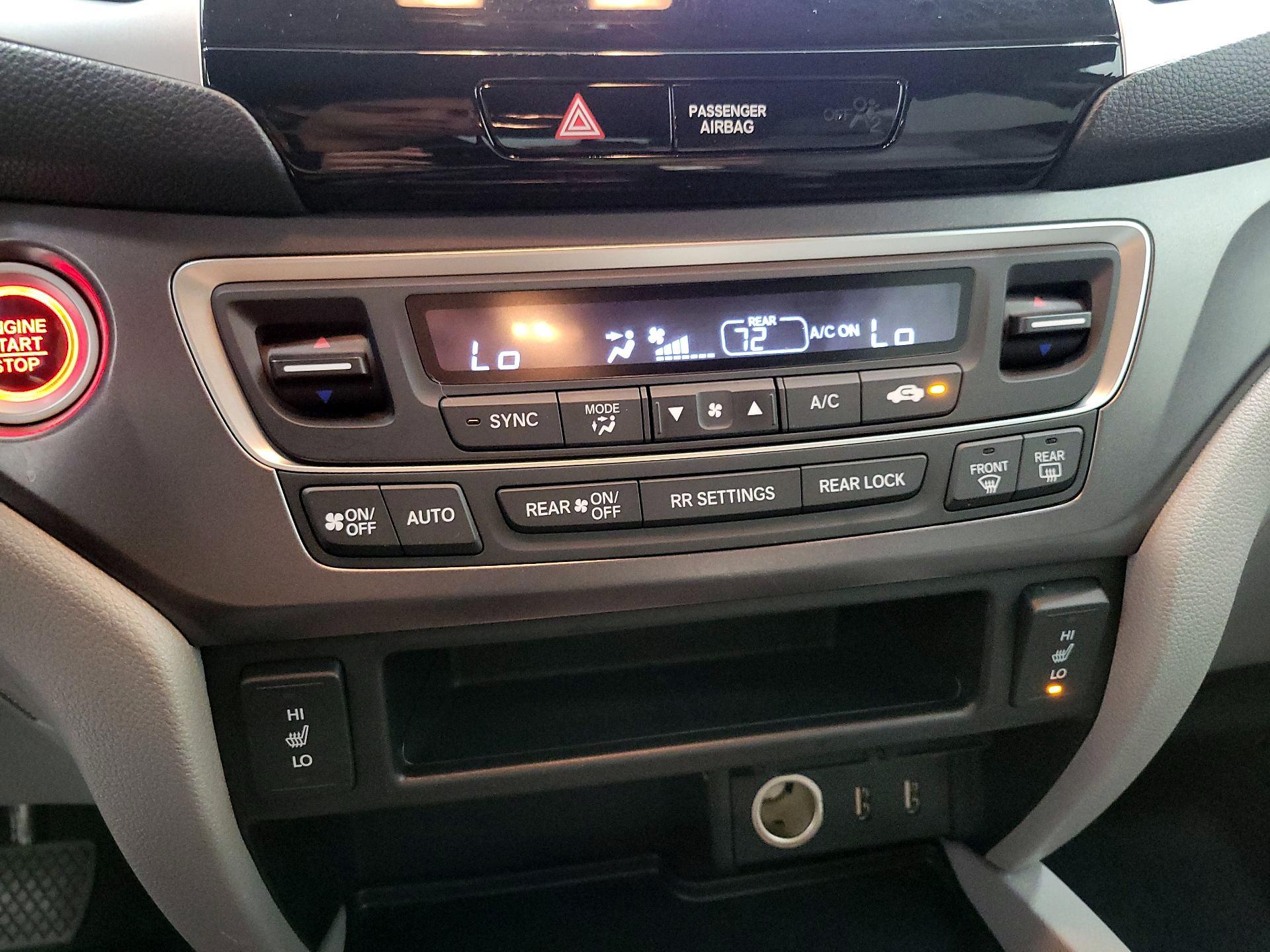 Thumbnail: 2018 Honda Pilot - 16