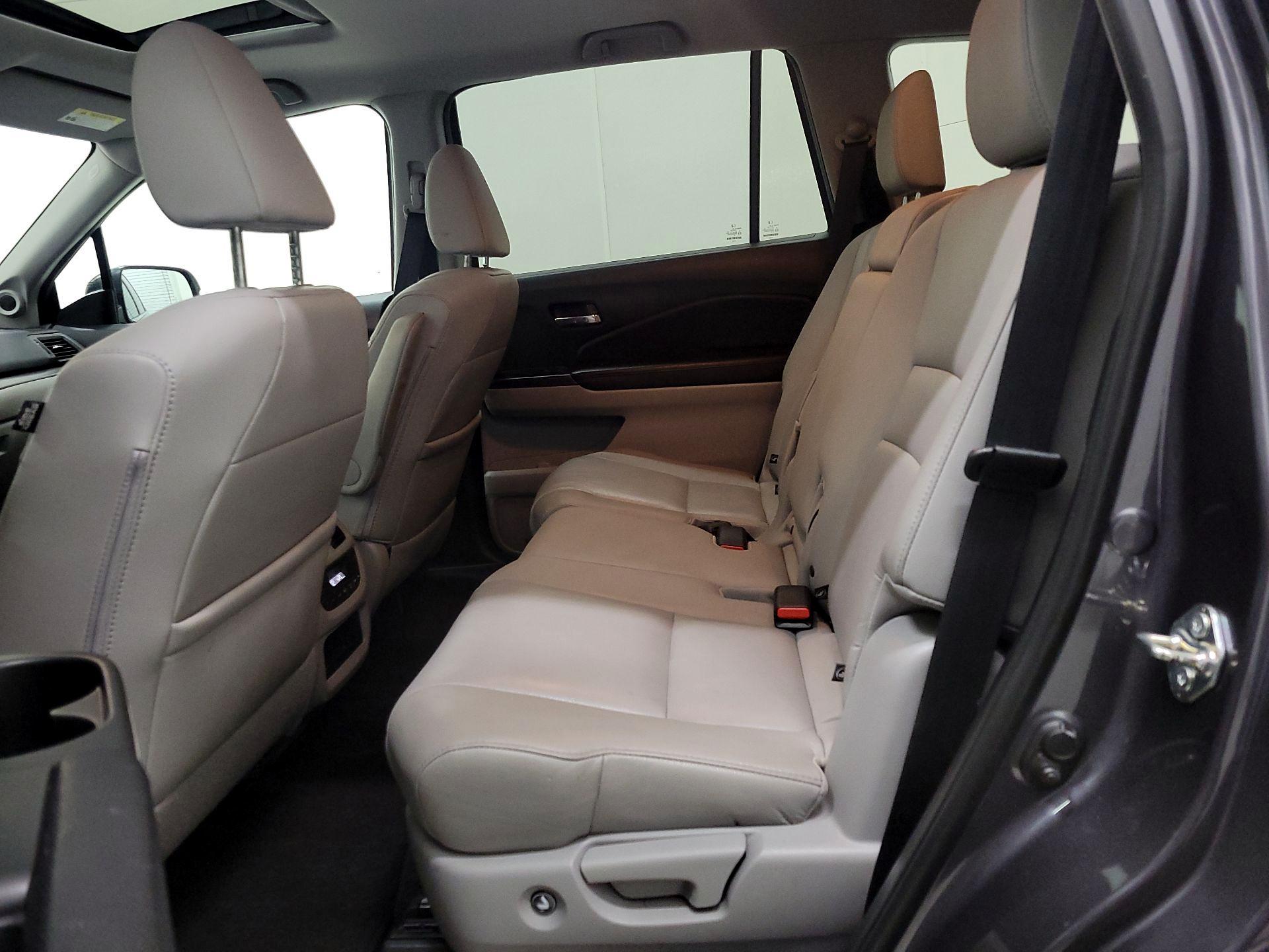 Thumbnail: 2018 Honda Pilot - 20