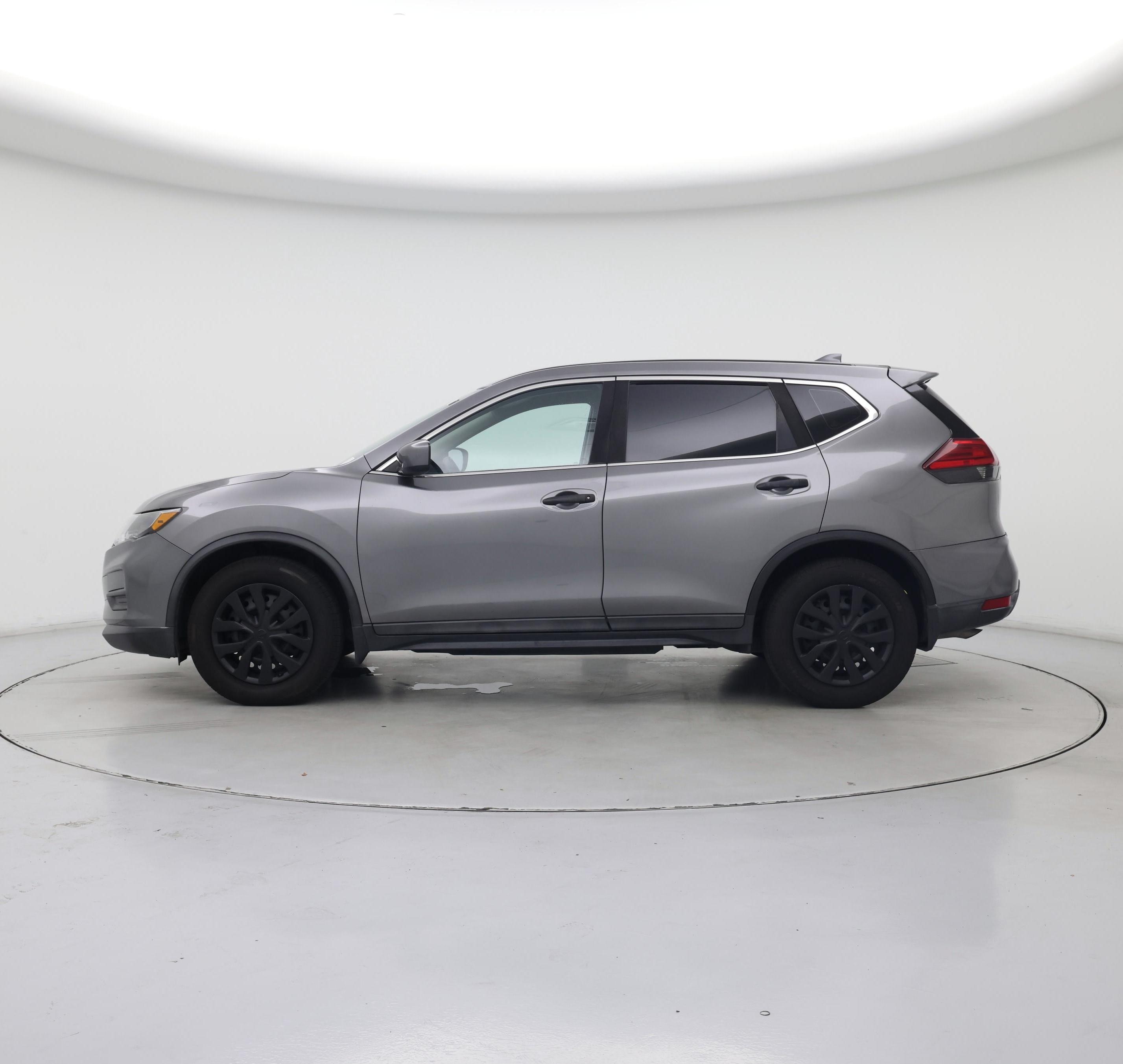 Thumbnail: 2017 Nissan Rogue - 3