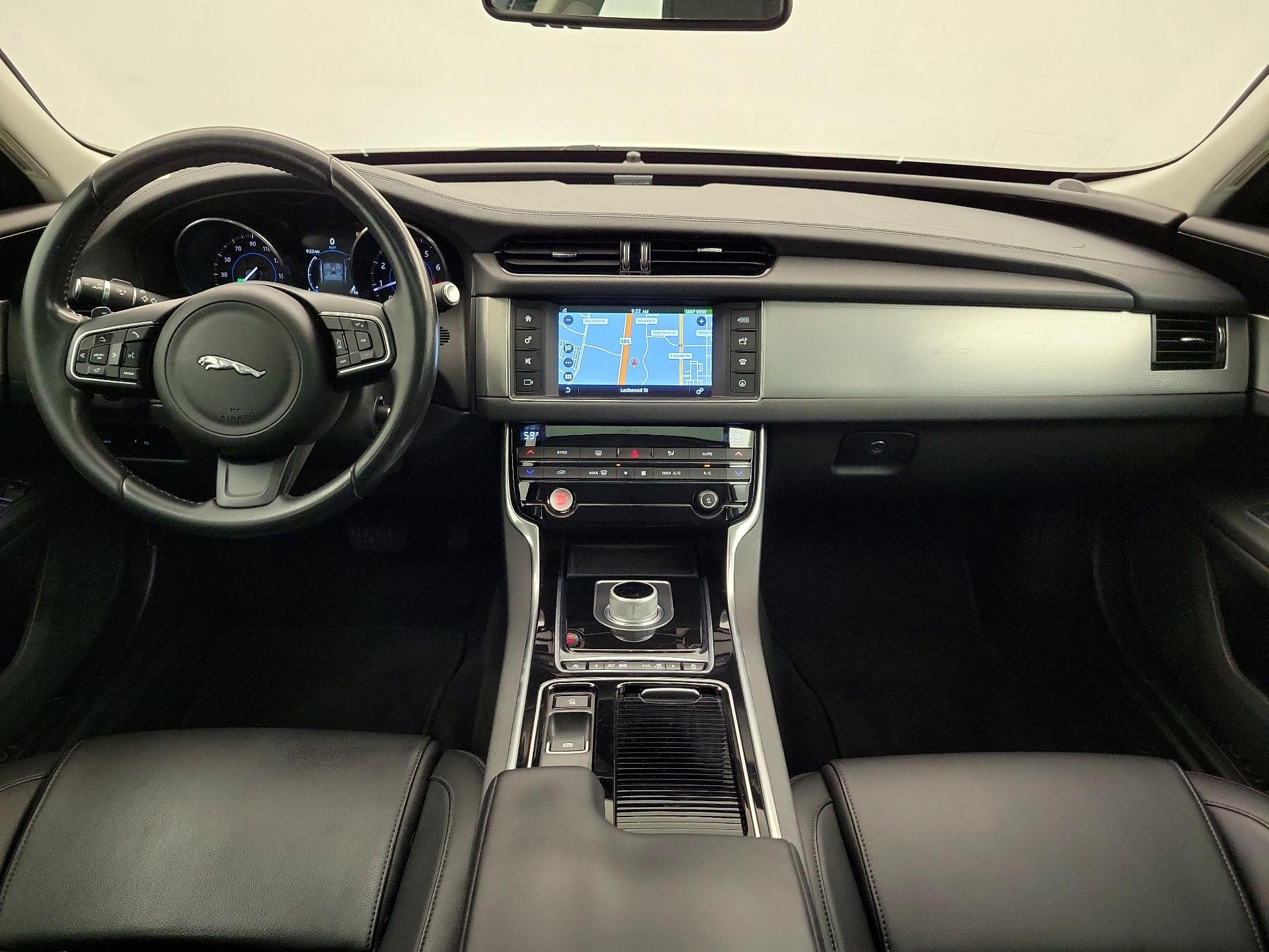 Thumbnail: 2016 Jaguar XF - 9