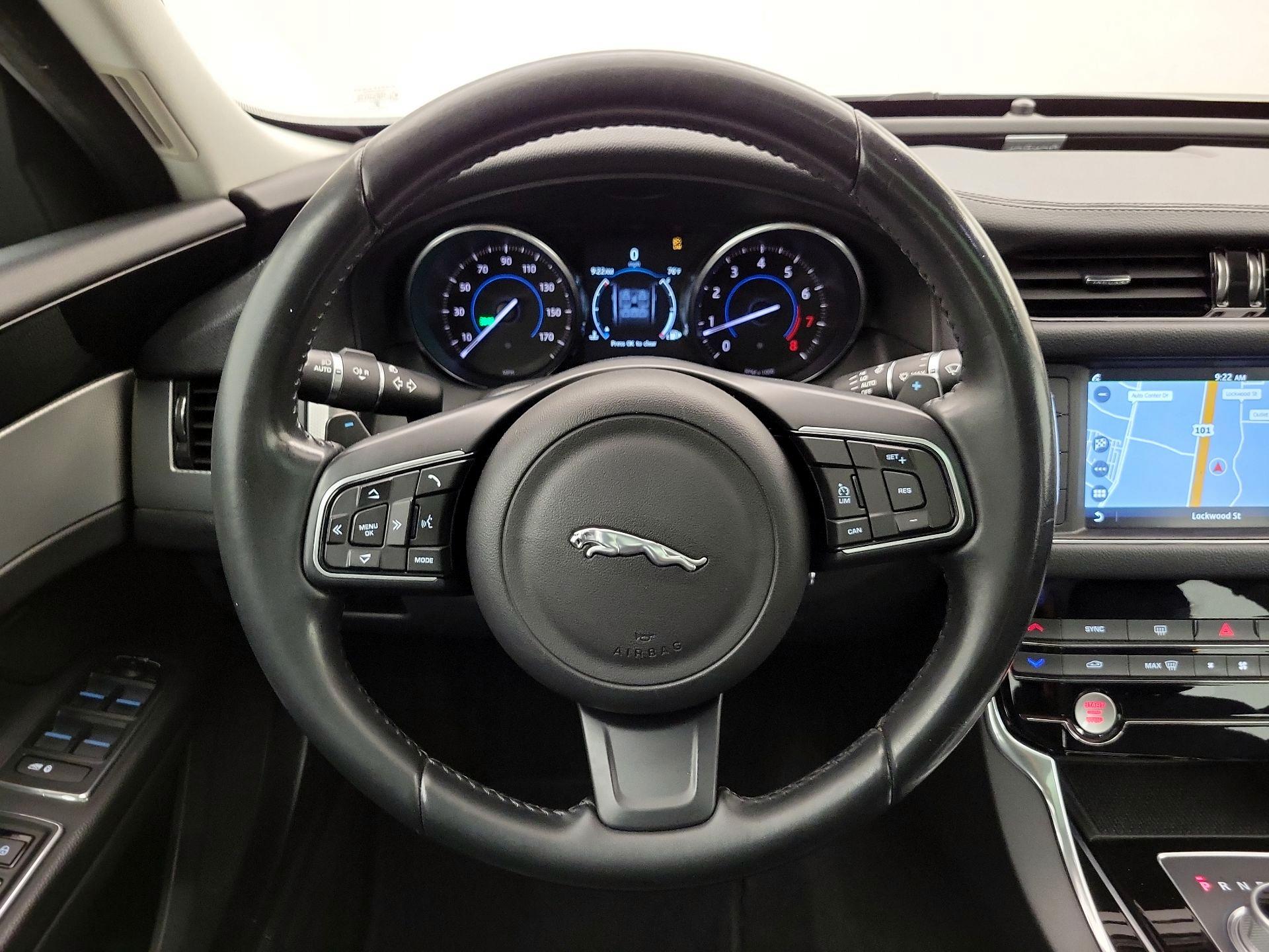 Thumbnail: 2016 Jaguar XF - 10