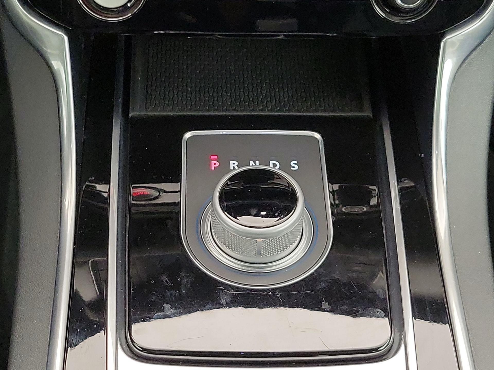 Thumbnail: 2016 Jaguar XF - 17