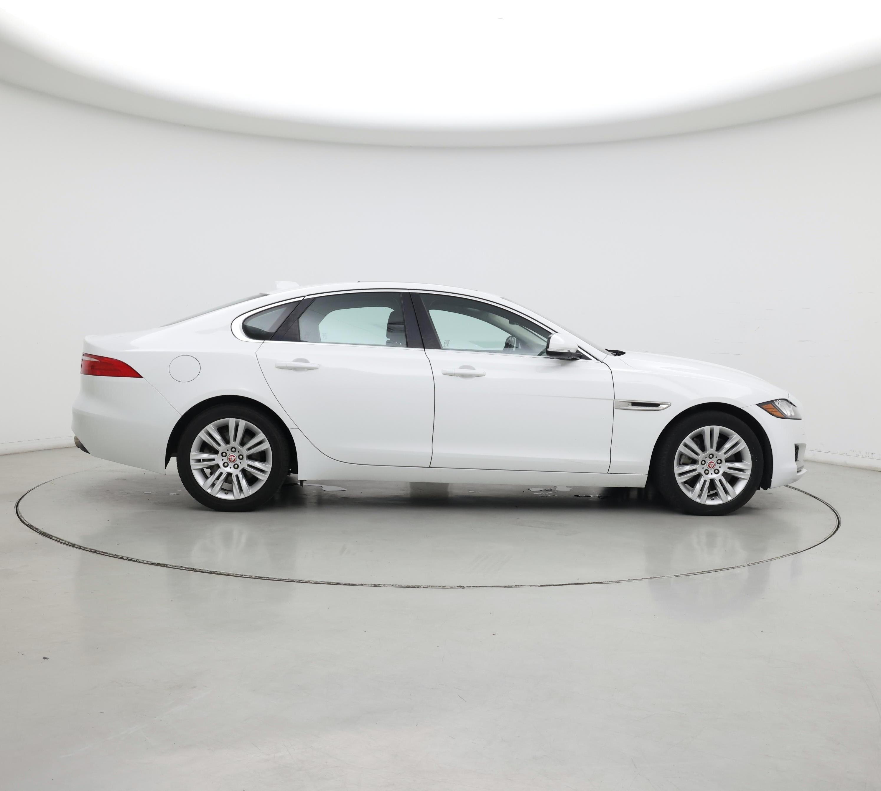 Thumbnail: 2016 Jaguar XF - 7