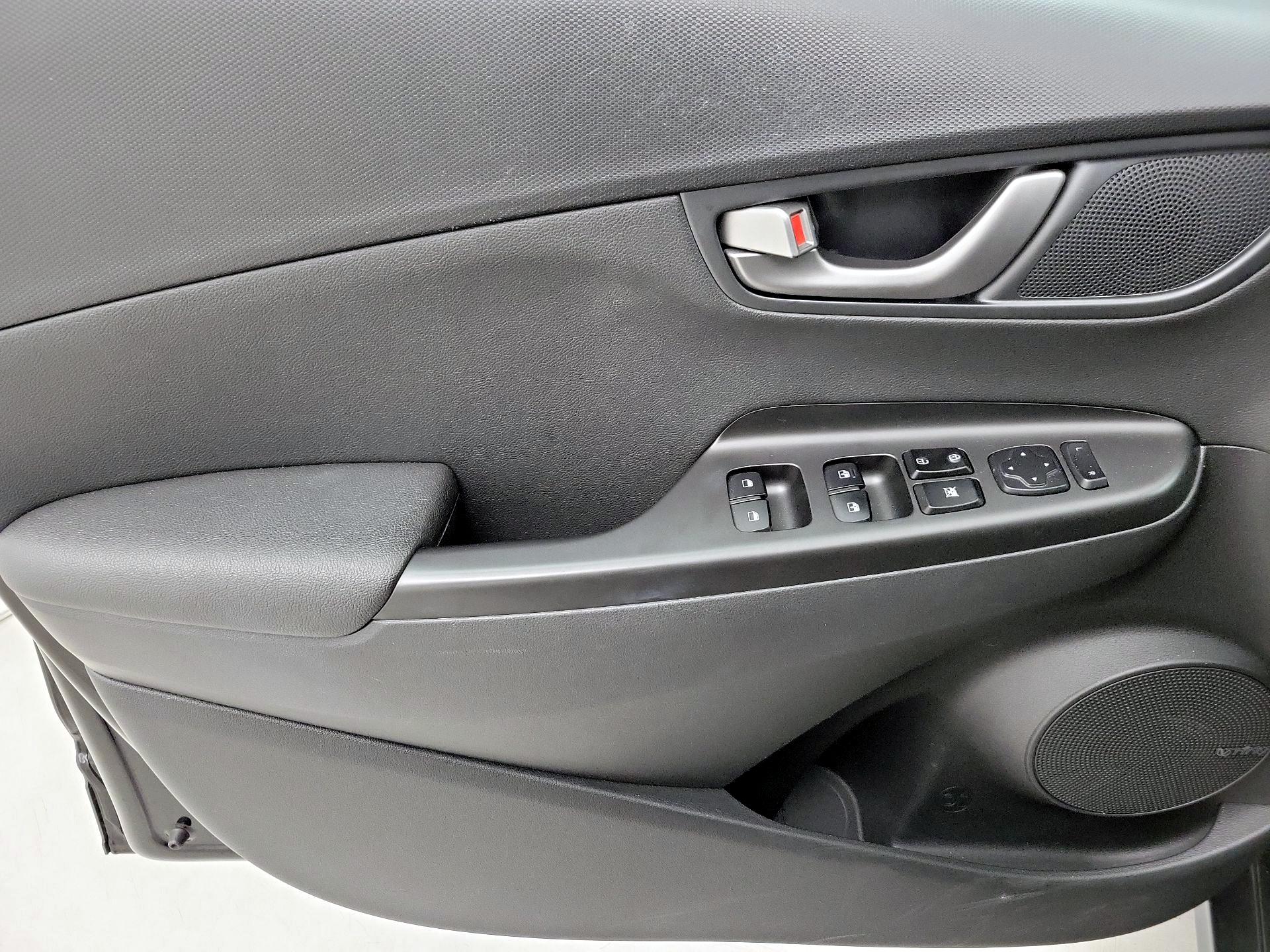 Thumbnail: 2020 Hyundai Kona - 12