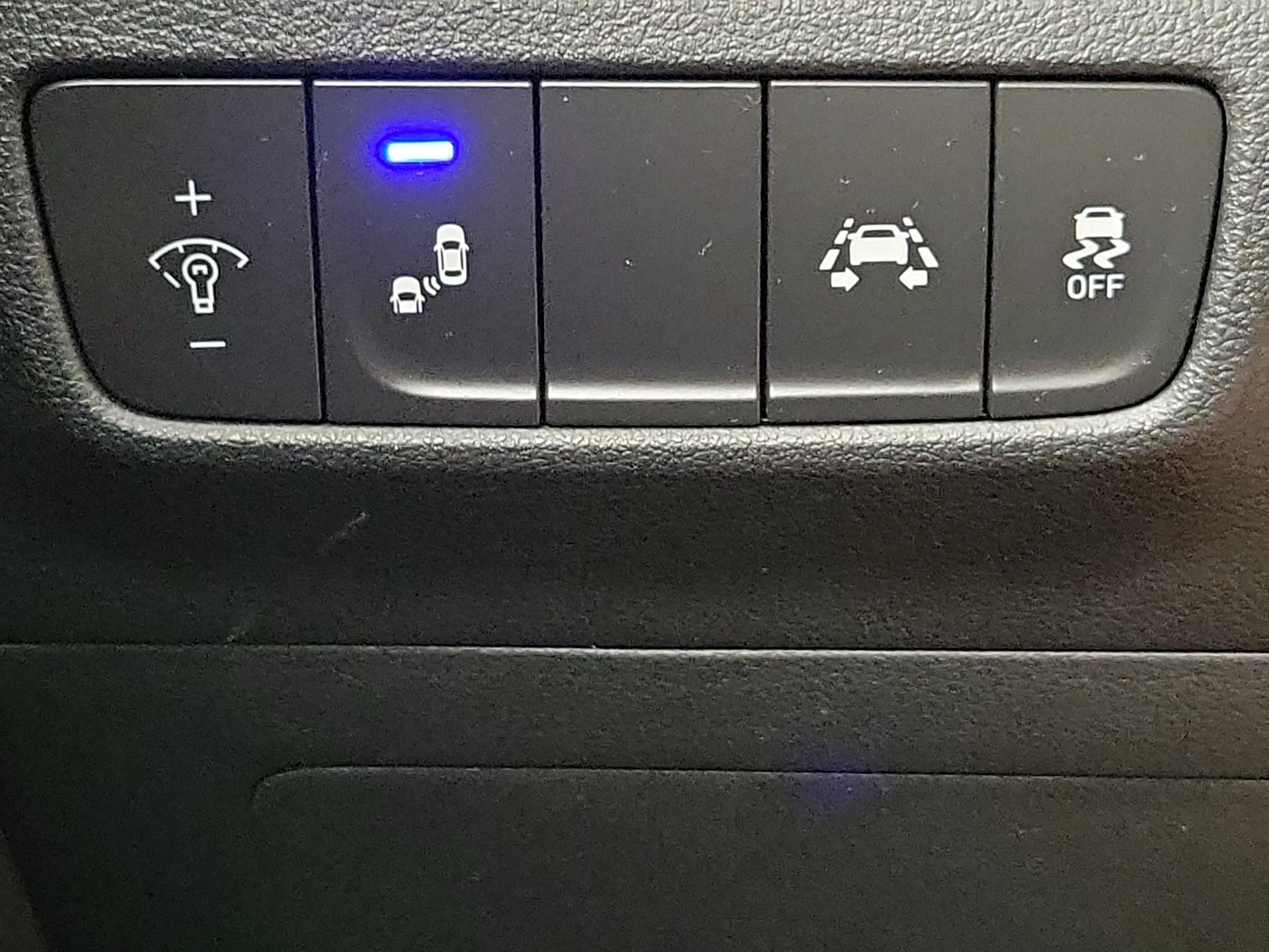 Thumbnail: 2020 Hyundai Kona - 13