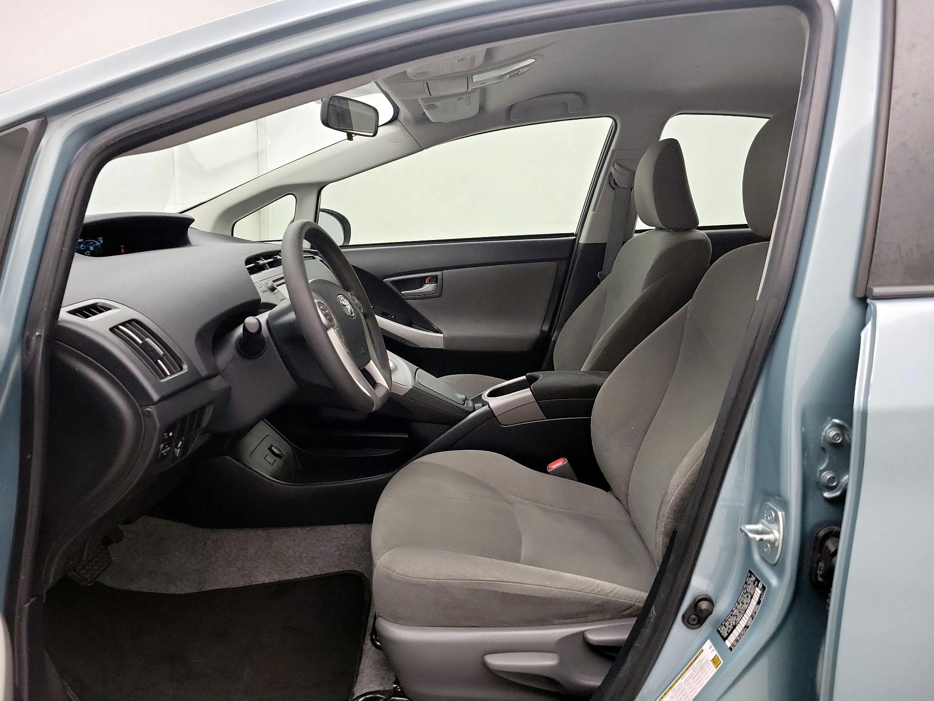 Thumbnail: 2015 Toyota Prius - 11