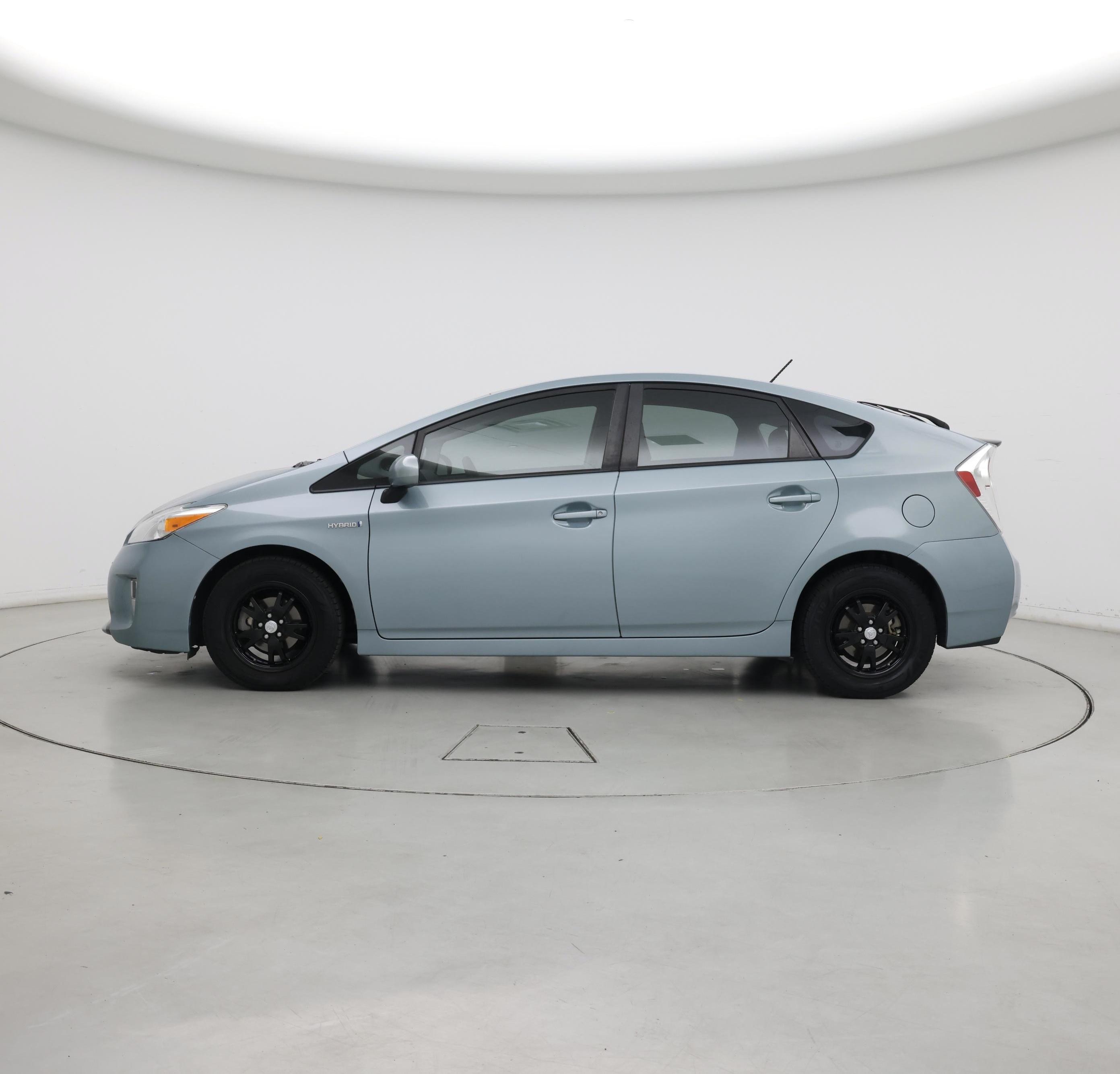 Thumbnail: 2015 Toyota Prius - 3