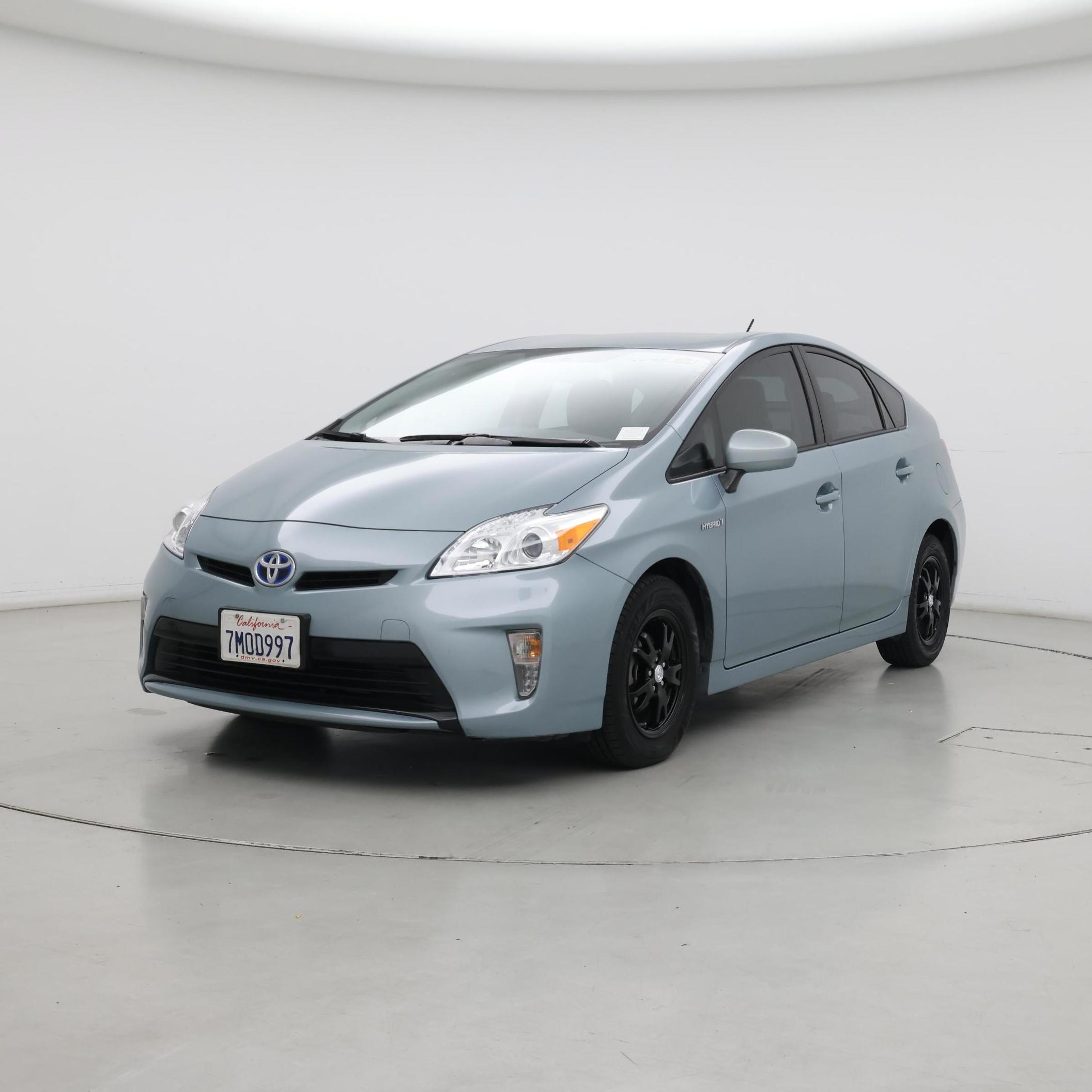 Thumbnail: 2015 Toyota Prius - 4