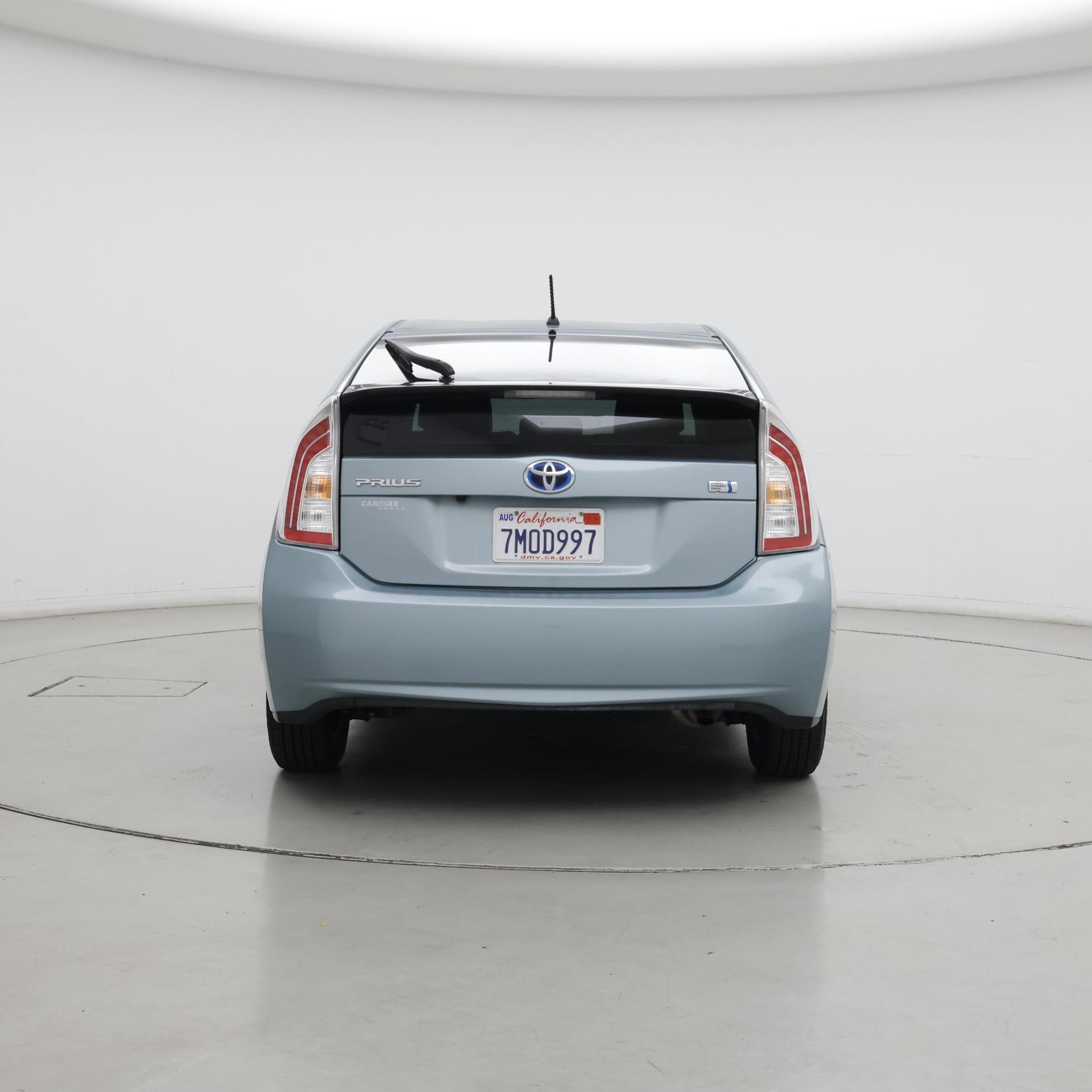 Thumbnail: 2015 Toyota Prius - 6
